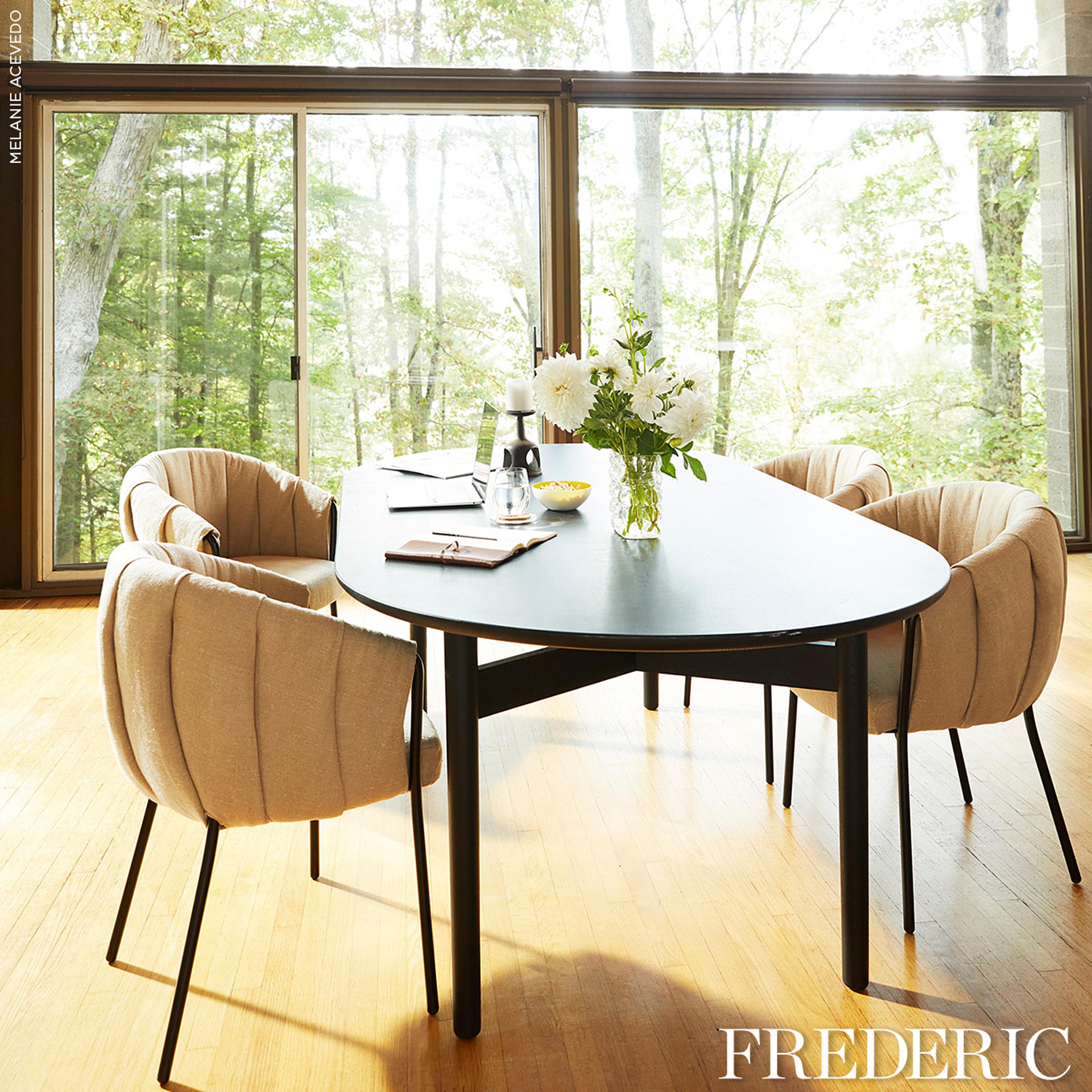 https://a.1stdibscdn.com/schumacher-editions-puffin-84-dining-table-in-soft-black-for-sale-picture-4/22569652/f_304461121663303665766/SIBCHT002_84_3_master.jpg