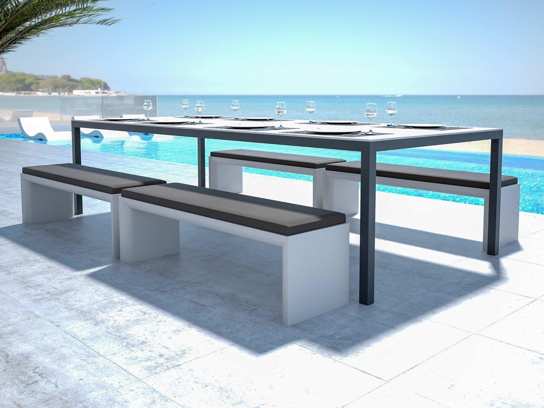 https://a.1stdibscdn.com/142-outdoor-dining-table-in-custom-lacquer-colors-for-sale-picture-3/f_27693/f_308283421665639802786/SIERRA_GANSK_465782_reld22c075a_master.jpg