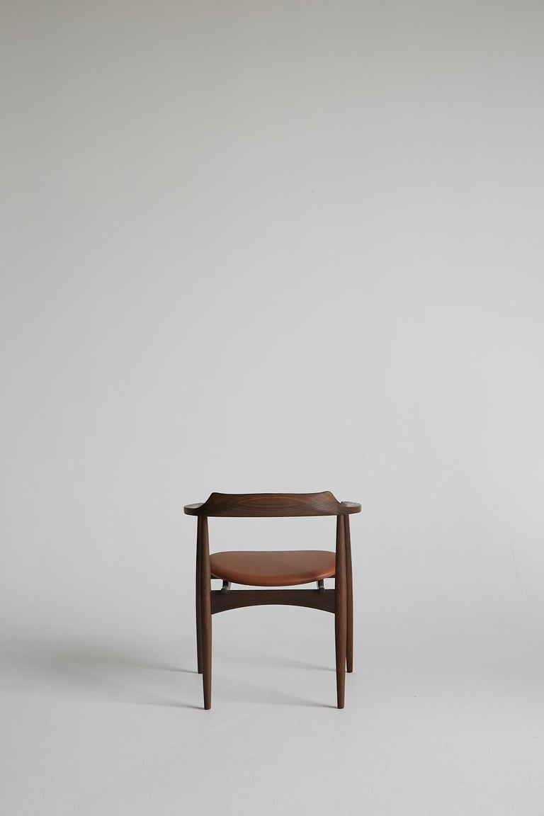 https://a.1stdibscdn.com/mid-century-modern-sj750-oval-chair-by-arne-wahl-iversen-new-edition-for-sale-picture-3/f_17192/f_434494721738589622640/SJ_STUDIE1254_master.jpg?width=768