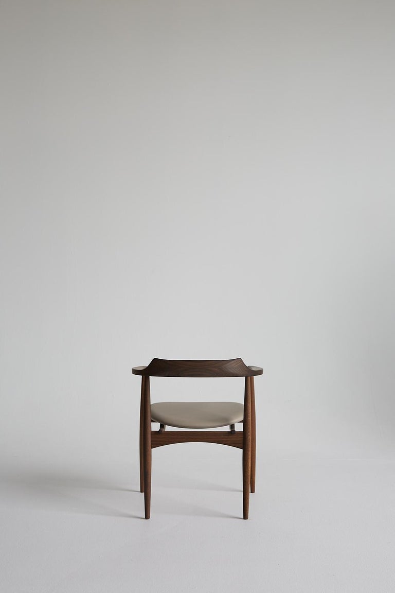 https://a.1stdibscdn.com/mid-century-modern-sj750-oval-chair-by-arne-wahl-iversen-new-edition-for-sale-picture-7/f_17192/f_434494721738589622669/SJ_STUDIE1271_master.jpg?width=768