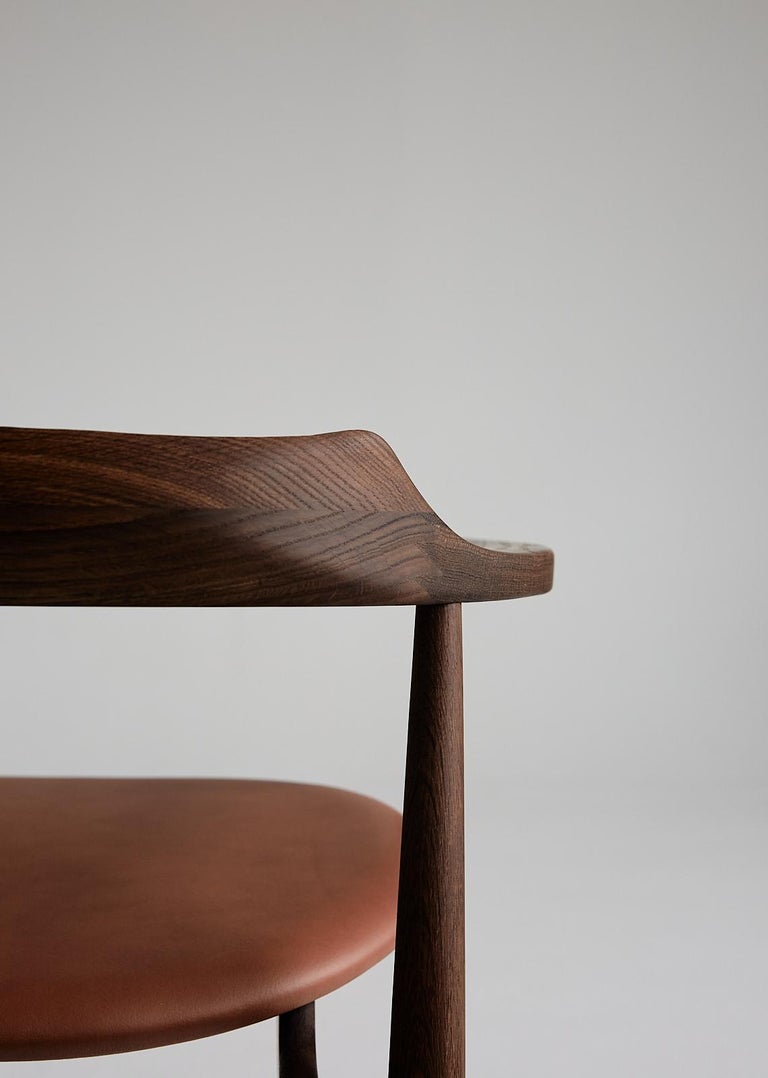 https://a.1stdibscdn.com/mid-century-modern-sj750-oval-chair-by-arne-wahl-iversen-new-edition-for-sale-picture-9/f_17192/f_434494721738589626234/SJ_STUDIE1363_master.jpg?width=768