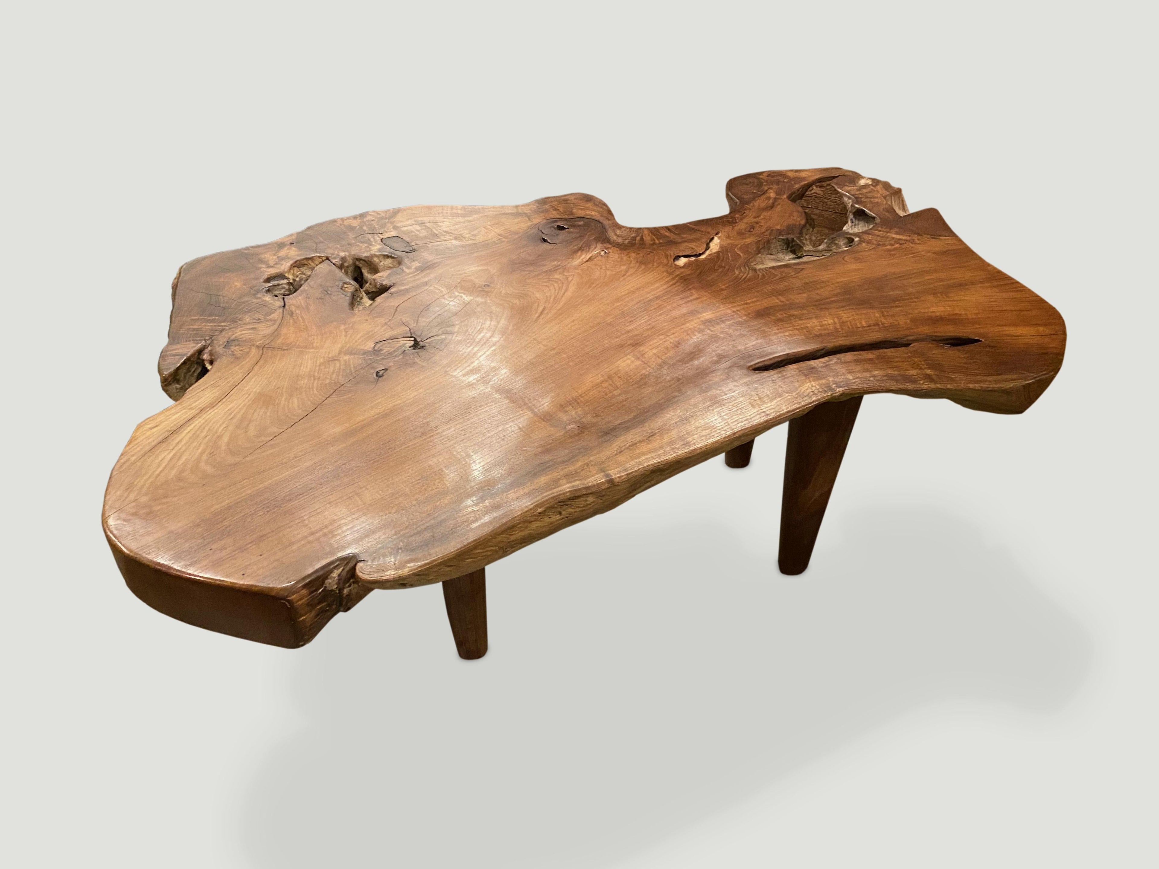 https://a.1stdibscdn.com/andrianna-shamaris-single-slab-live-edge-teak-wood-coffee-table-for-sale-picture-4/f_10806/1577382522738/SKU_250MR_41_x_32_x_16_high_x_3_slab_3980_trade_3200_1__master.jpeg