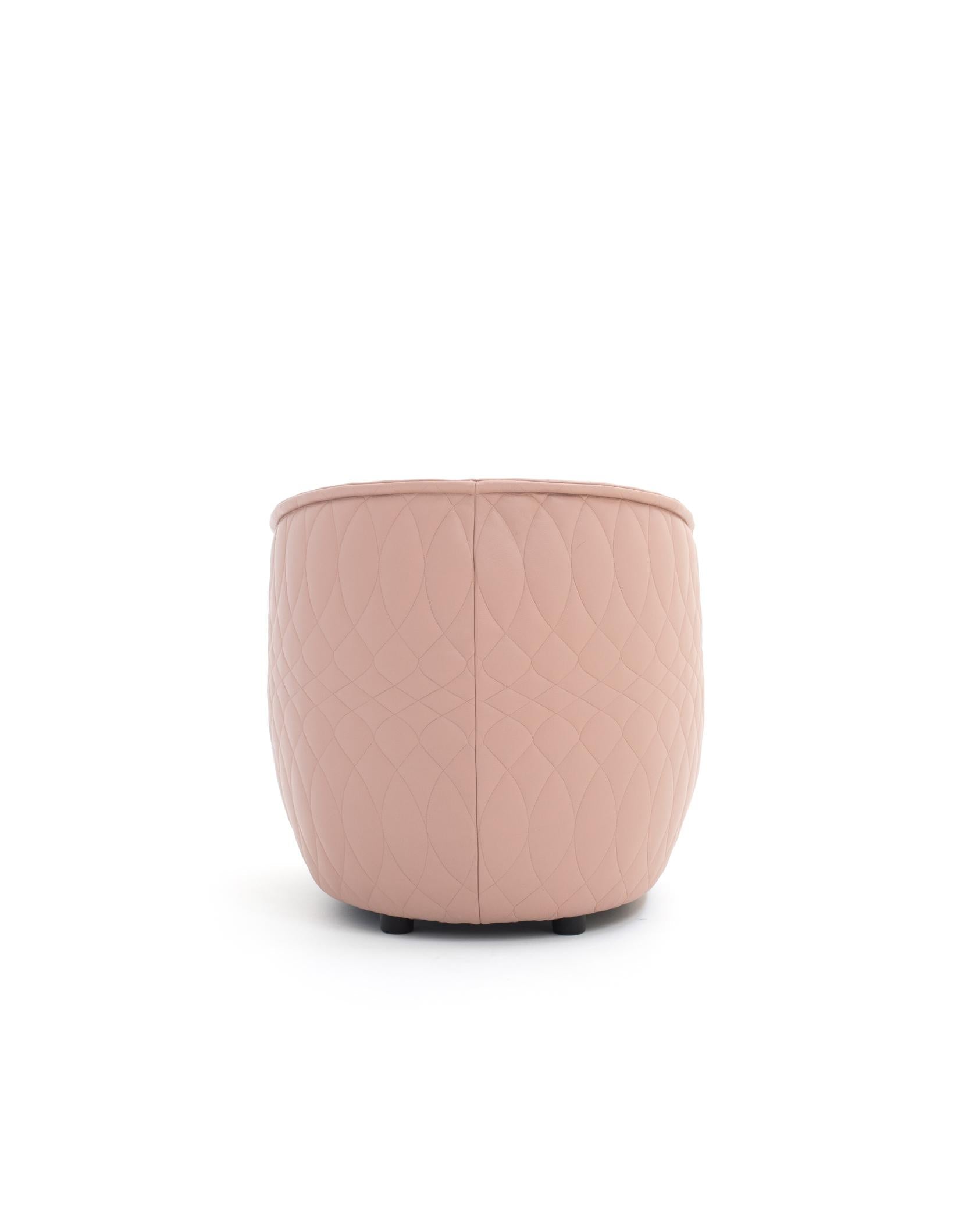 https://a.1stdibscdn.com/moroso-redondo-small-armchair-by-patricia-urquiola-for-sale-picture-2/f_16392/f_411335521724158472086/SL_Redondo_RD0001_2018_300_5_master.jpg