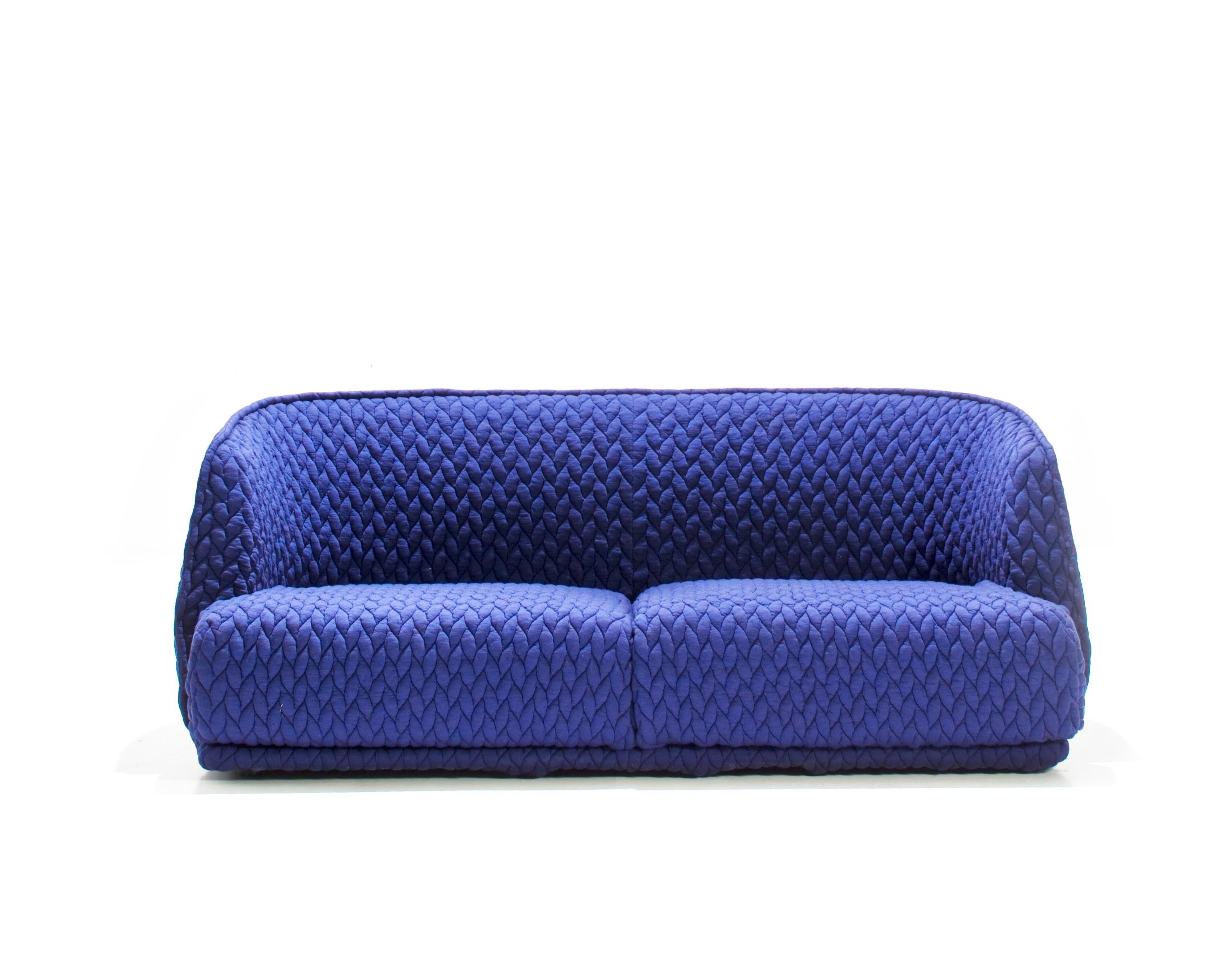 https://a.1stdibscdn.com/moroso-redondo-sofa-by-patricia-urquiola-for-sale-picture-3/f_16392/f_411337621724159179461/SL_Redondo_RD0003_2012_300_1_master.jpg