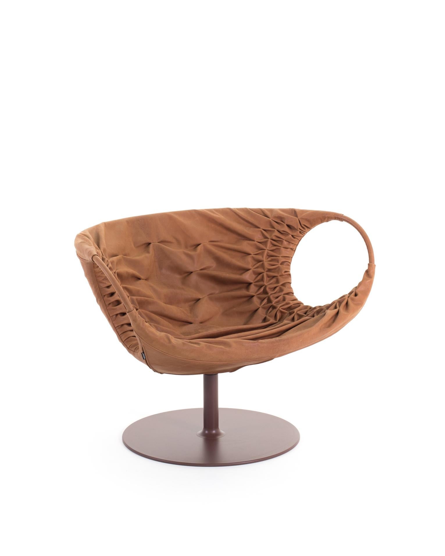 https://a.1stdibscdn.com/moroso-smock-armchair-by-patricia-urquiola-for-sale-picture-4/f_16392/f_411447321724239399934/SL_Smock_SM00VT_2018_300_5_master.jpg