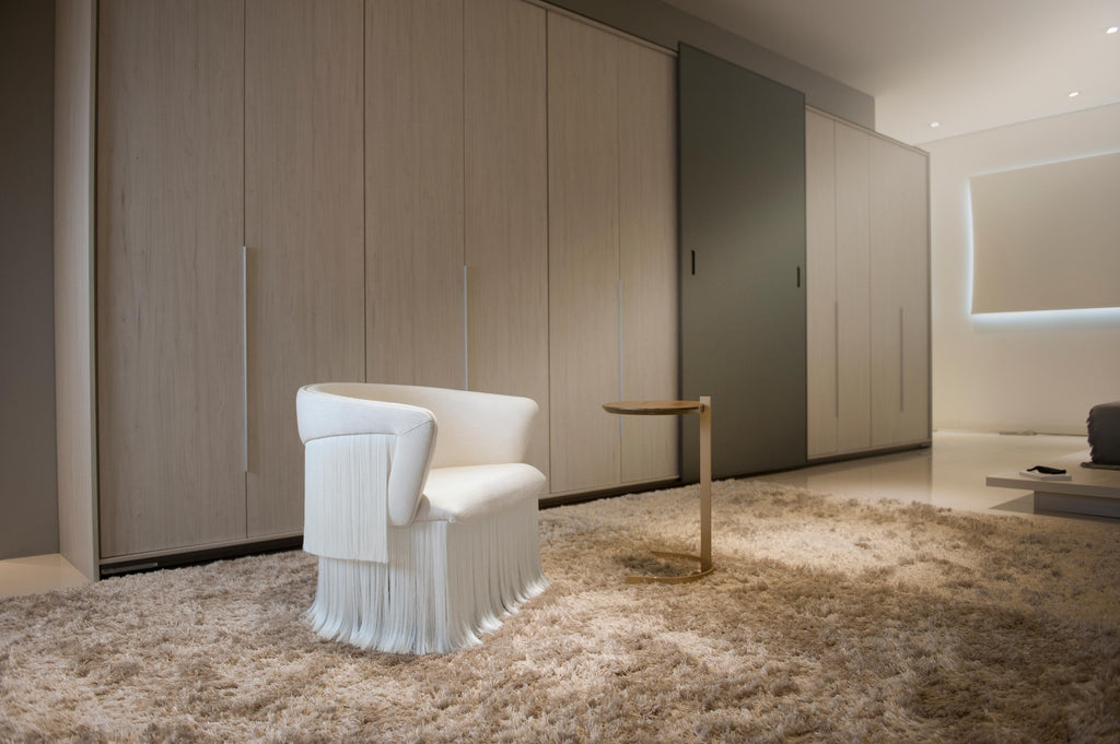 https://a.1stdibscdn.com/wind-swivel-armchair-with-silk-fringes-21st-century-off-white-for-sale-picture-5/f_56842/1619030506763/SMM1035_Foto_03_master.jpg