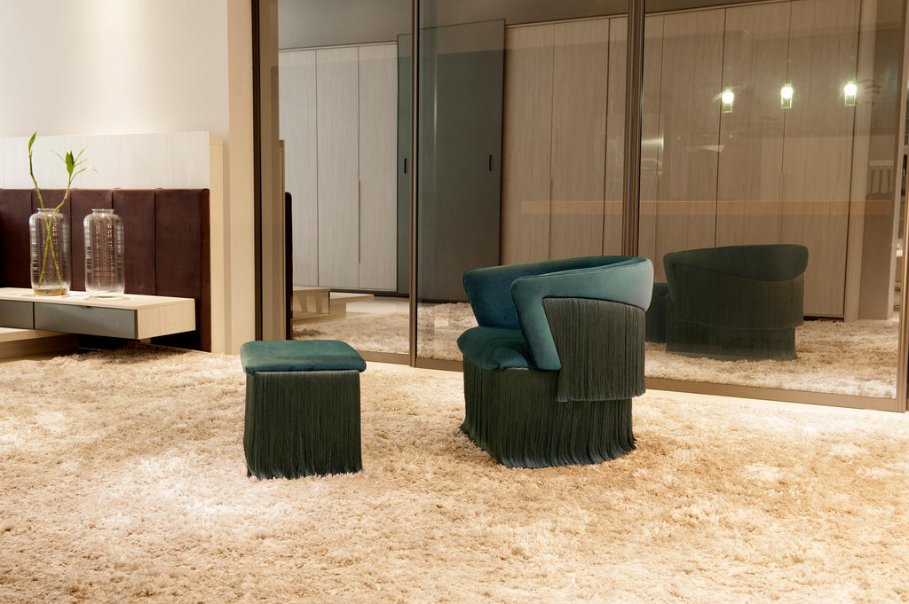 https://a.1stdibscdn.com/wind-swivel-armchair-with-silk-fringes-and-ottoman-set-for-sale-picture-3/f_56842/f_270146821642790531178/SMM1036_Foto_04_master.jpg