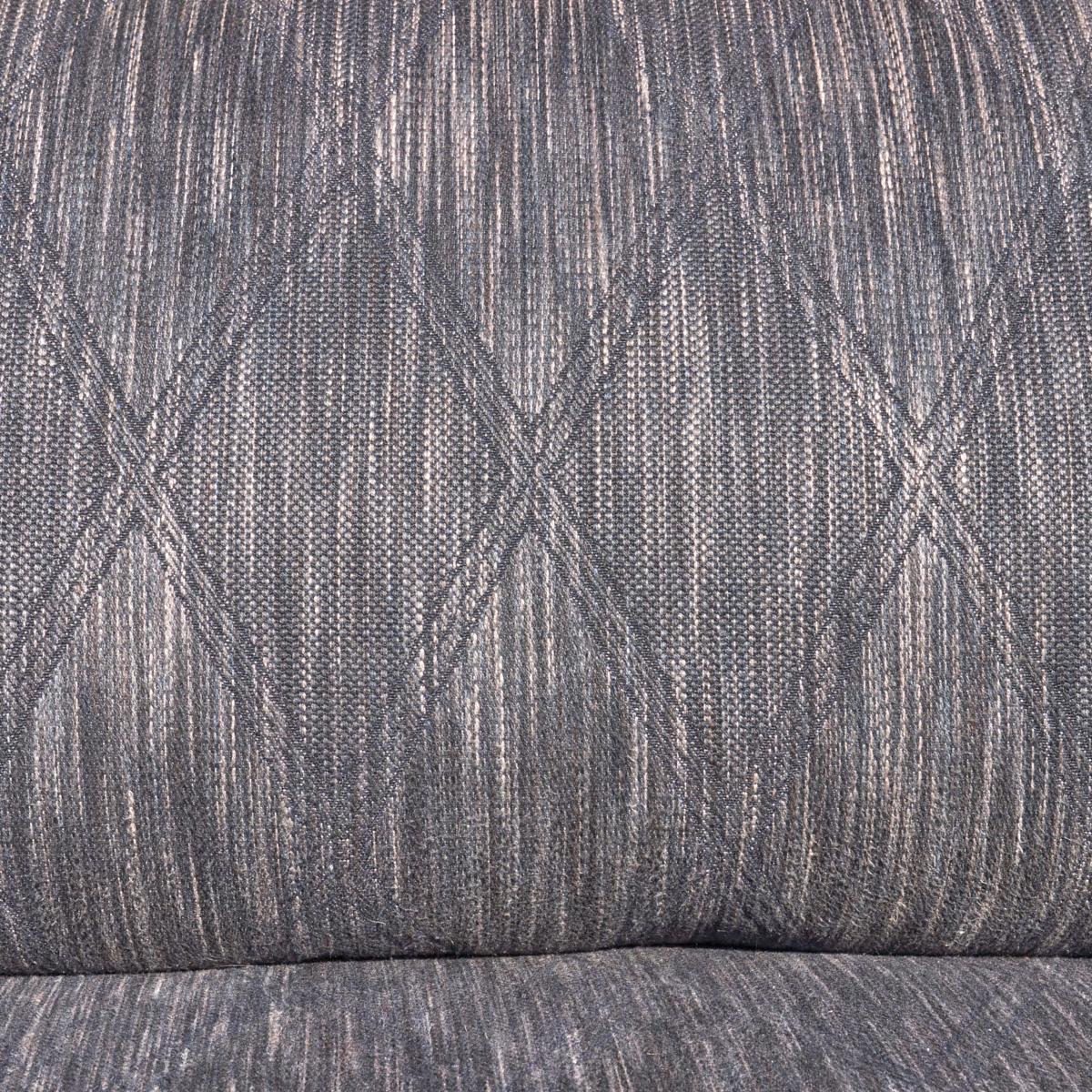 https://a.1stdibscdn.com/schumacher-custom-sofa-by-j-p-custom-upholstery-nyc-for-sale-picture-4/f_27273/f_226602921742320913501/SO9000_3_master.jpg