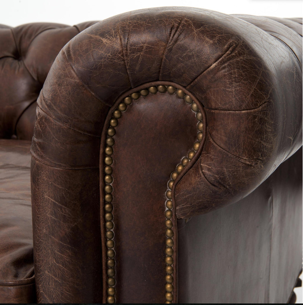 https://a.1stdibscdn.com/one-pair-of-two-seat-chesterfield-sofas-great-scale-for-comfort-great-patina-for-sale-picture-5/f_8199/f_217254521607460632876/SOFA_4_master.jpg