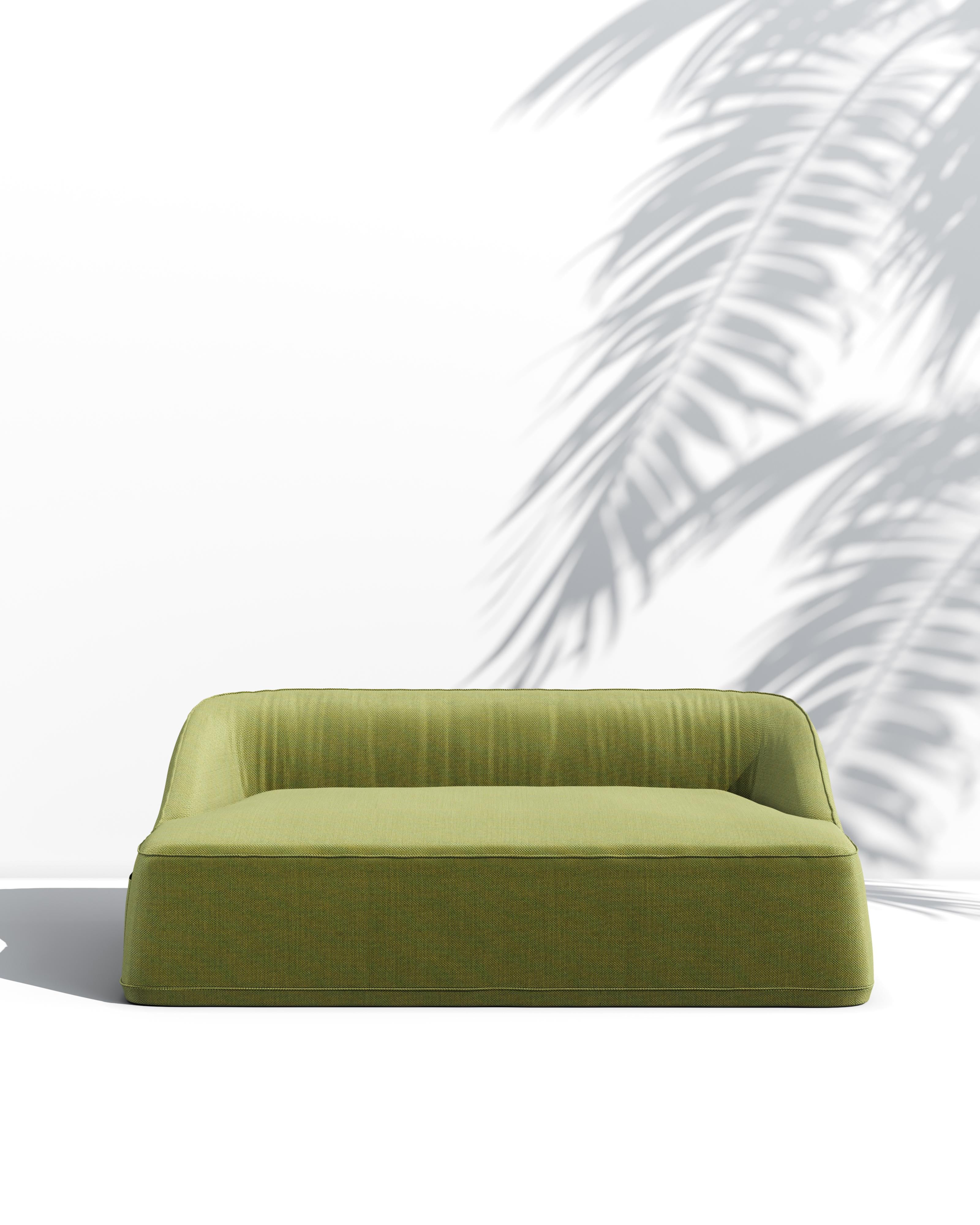 https://a.1stdibscdn.com/modern-green-outdoor-sofa-upholsterd-weather-resistant-sunbrella-fabric-for-sale-picture-7/f_56702/f_303194521662544145399/SOFA_VERDE_FRONT0000_Post_master.jpg
