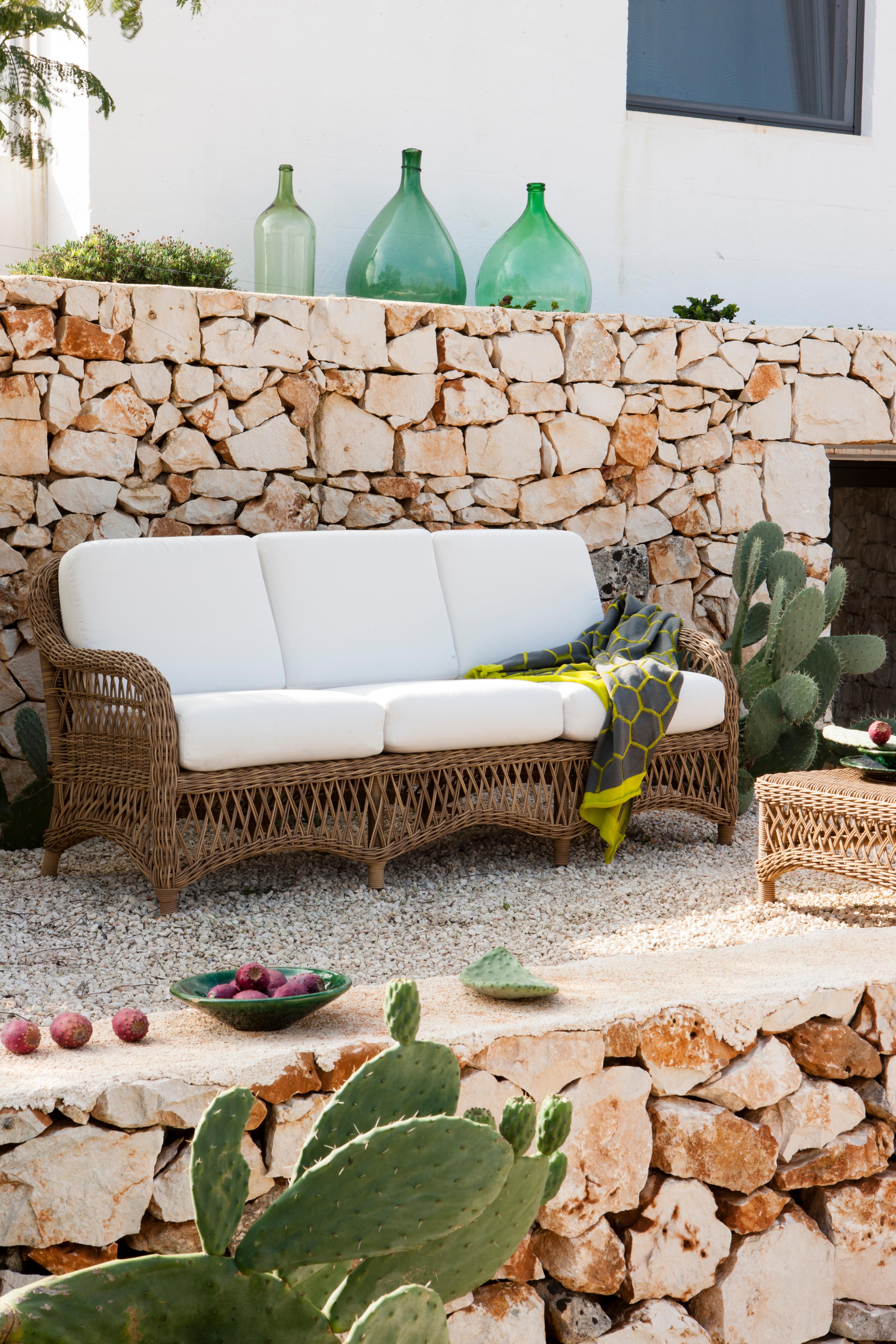 https://a.1stdibscdn.com/unopiu-olimpia-coffee-table-outdoor-collection-for-sale-picture-7/f_16392/f_356393721691624594281/SOFA_master.jpg