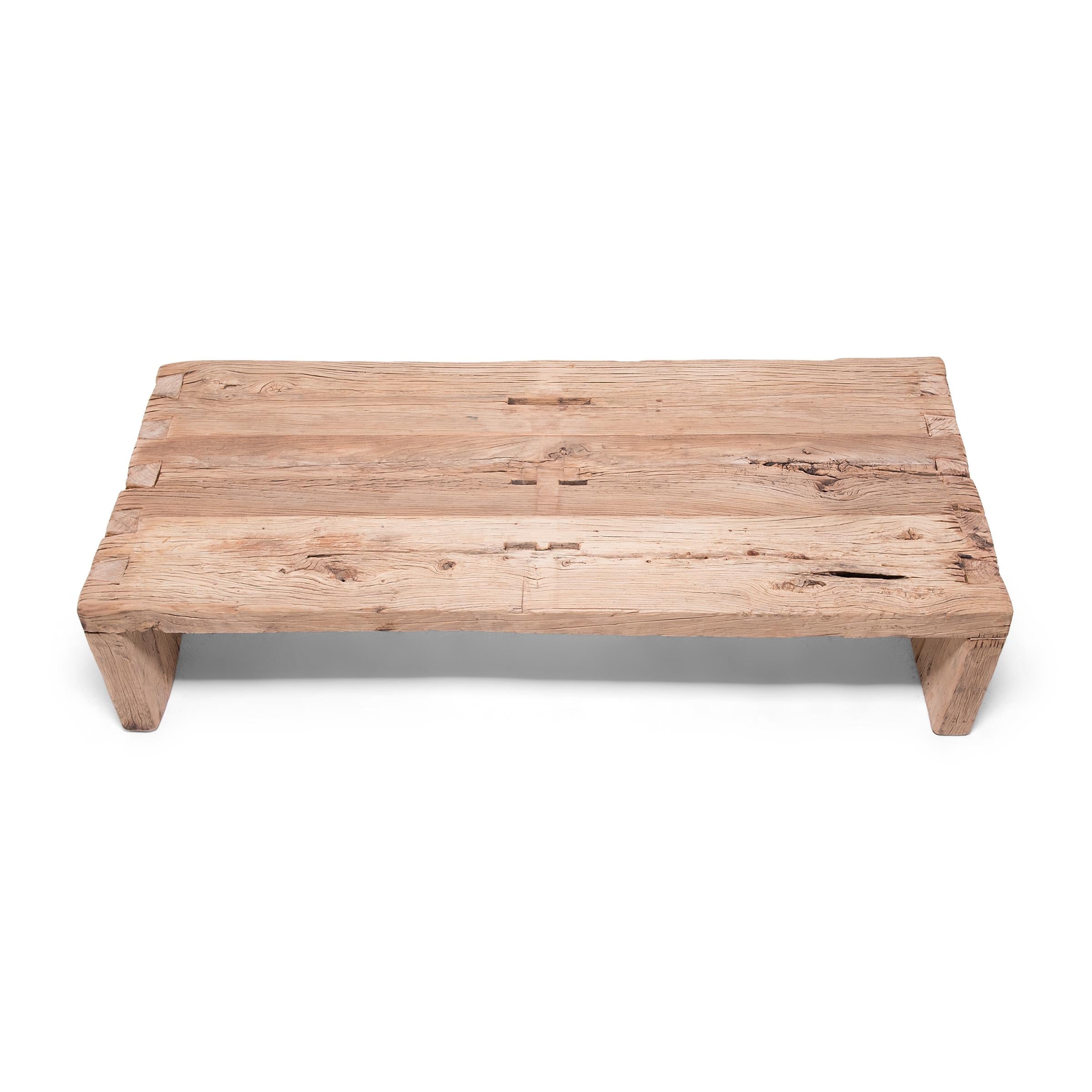 https://a.1stdibscdn.com/custom-reclaimed-elm-coffee-table-for-sale-picture-5/f_8200/f_256436321633710881988/SOPR0016_005_master.jpg