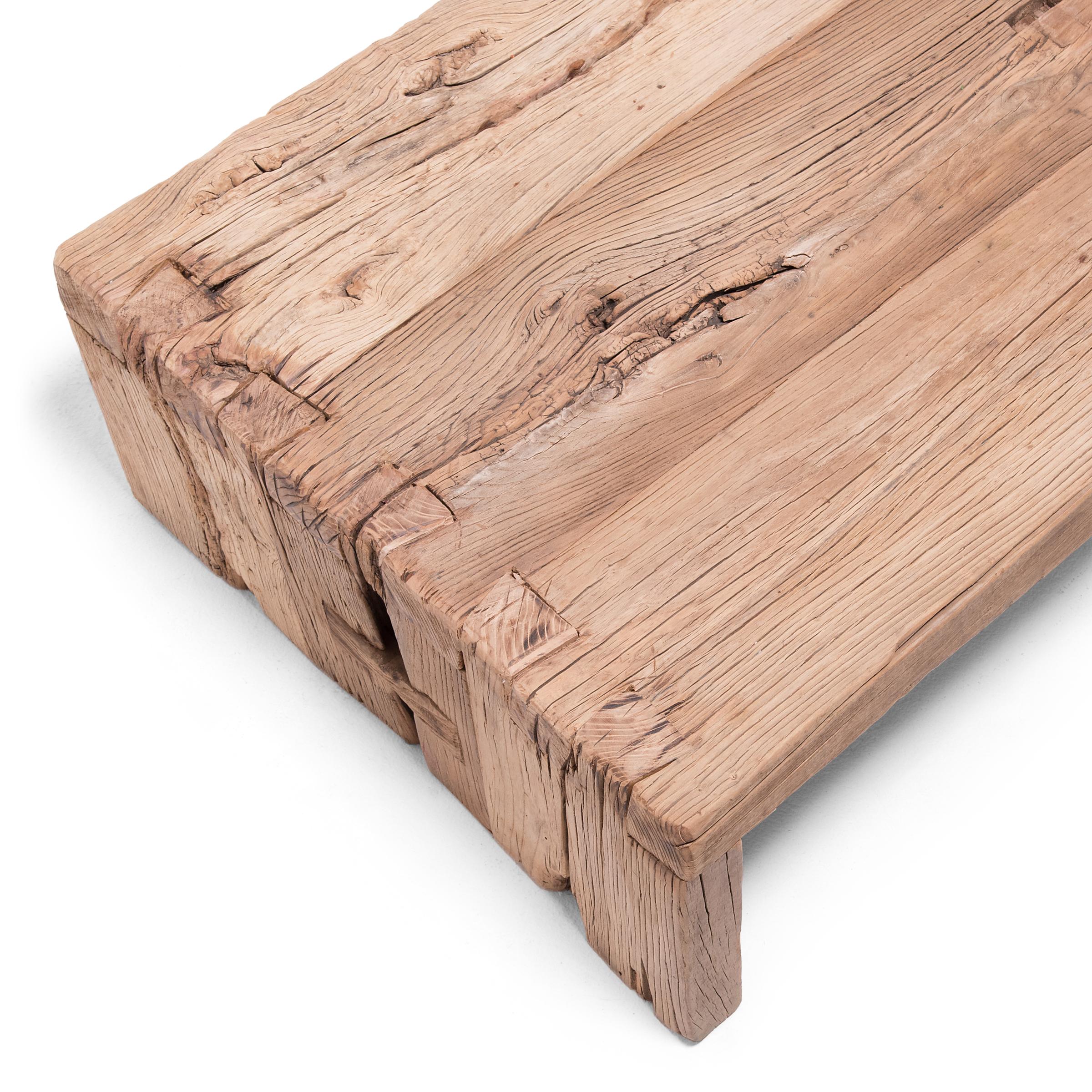 https://a.1stdibscdn.com/custom-reclaimed-elm-coffee-table-for-sale-picture-6/f_8200/f_256436321633710887477/SOPR0016_006_master.jpg