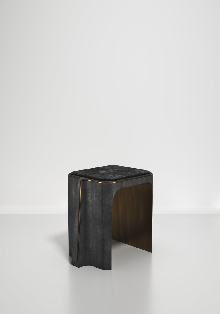 https://a.1stdibscdn.com/shagreen-stool-with-bronze-patina-brass-details-by-ry-augousti-for-sale-picture-2/f_45491/f_459666121753152552271/STOOL_AXIS_D1560001_1__org.jpg?width=768