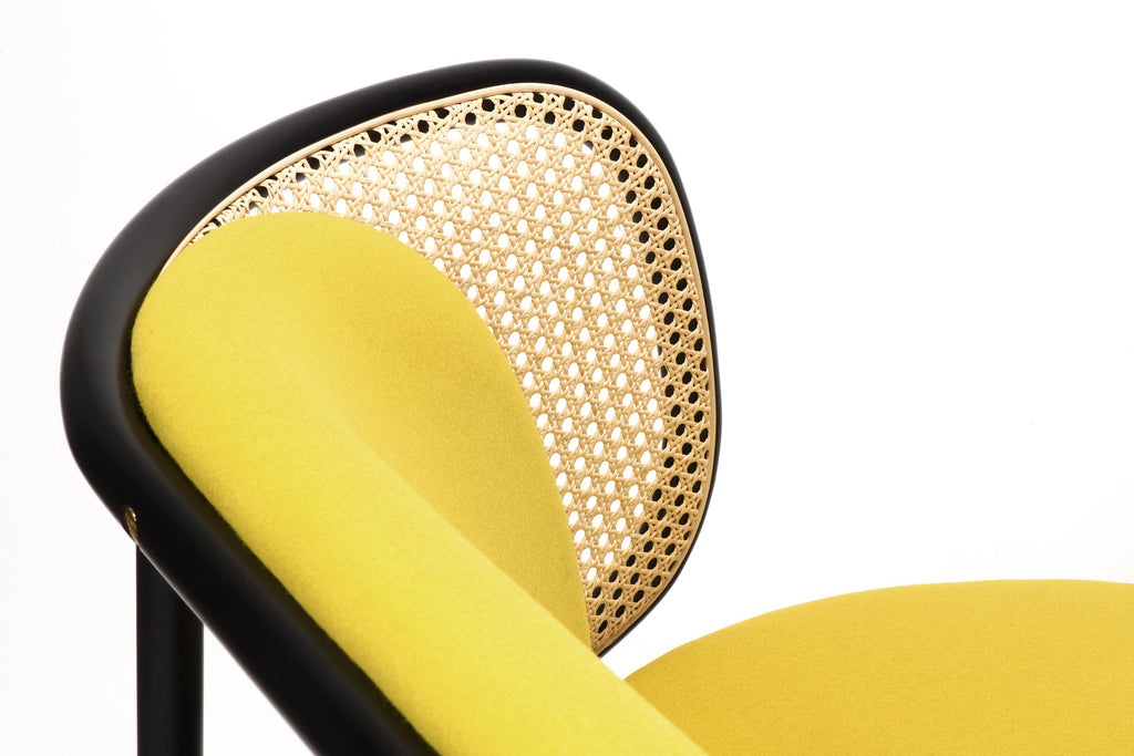 https://a.1stdibscdn.com/gebruder-thonet-vienna-gmbh-suzenne-sofa-in-yellow-and-black-frame-for-sale-picture-4/22569652/f_224816821612949117261/SUZENNE_SOFA_design_by_Chiara_And_3__master.jpg
