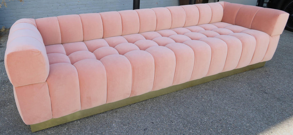 https://a.1stdibscdn.com/custom-tufted-pink-velvet-sofa-with-brass-base-by-adesso-imports-for-sale-picture-4/1697896/f_326675121675870618914/S_423_5_master.jpg