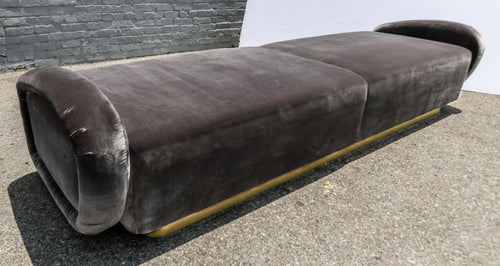 https://a.1stdibscdn.com/custom-1960s-italian-style-velvet-sofa-or-bench-with-brass-base-by-adesso-import-for-sale-picture-2/f_8175/f_463231321755549642598/S_467_1_2_master.jpg