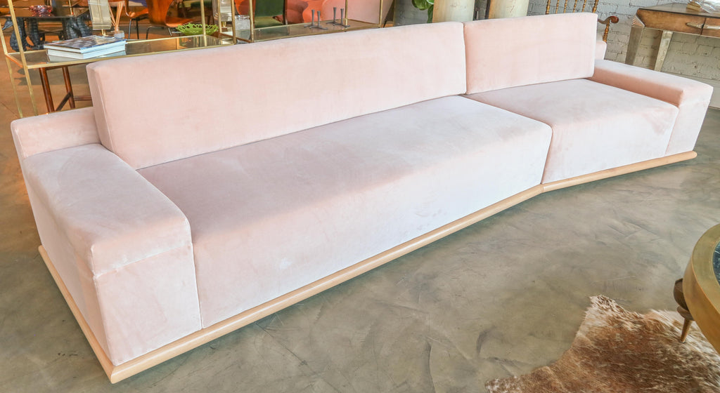 https://a.1stdibscdn.com/custom-blush-pink-velvet-sectional-sofa-with-maple-wood-base-by-adesso-imports-for-sale-picture-2/f_8175/f_214016121605213930855/S_470_2_master.jpg