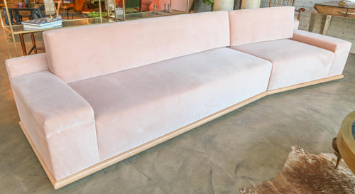 https://a.1stdibscdn.com/custom-blush-pink-velvet-sectional-sofa-with-maple-wood-base-by-adesso-imports-for-sale-picture-2/f_8175/f_214016121605213930855/S_470_2_master.jpg