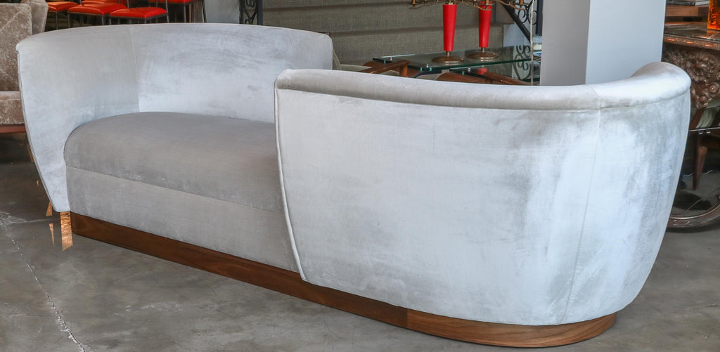 https://a.1stdibscdn.com/custom-tete-a-tete-sofa-bench-in-grey-velvet-with-walnut-base-by-adesso-imports-for-sale-picture-9/f_8175/f_220375221610069657239/S_473_10_master.jpg