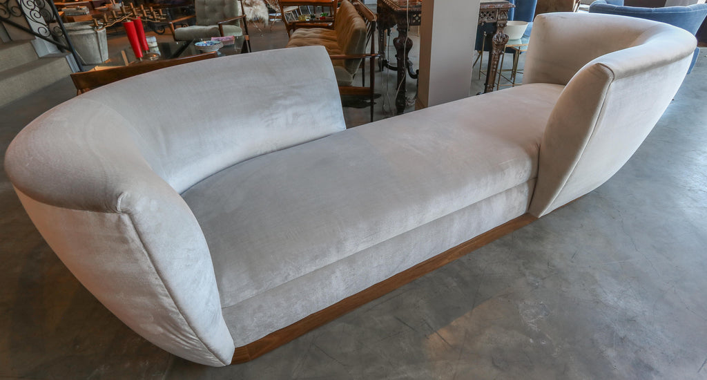 https://a.1stdibscdn.com/custom-tete-a-tete-sofa-bench-in-grey-velvet-with-walnut-base-by-adesso-imports-for-sale-picture-7/f_8175/f_220375221610069649184/S_473_5_master.jpg