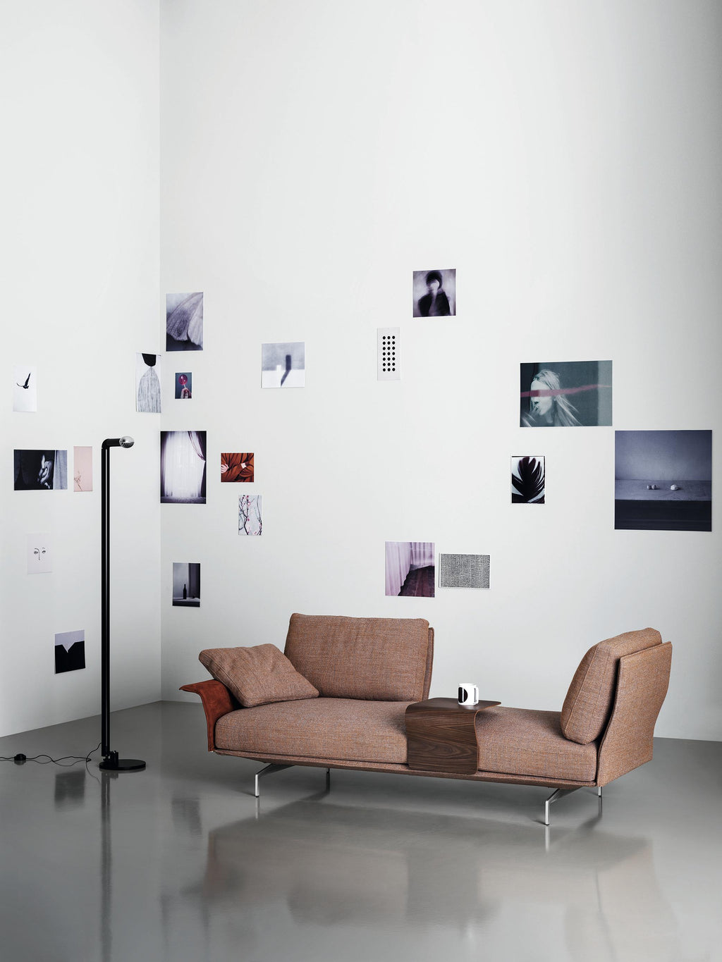 https://a.1stdibscdn.com/avant-apres-medium-sofa-in-vip-a8-upholstery-with-metal-grey-by-sergio-bicego-for-sale-picture-4/22569652/f_265734521639715945488/Saba_Avant_Apres_2_master.jpg
