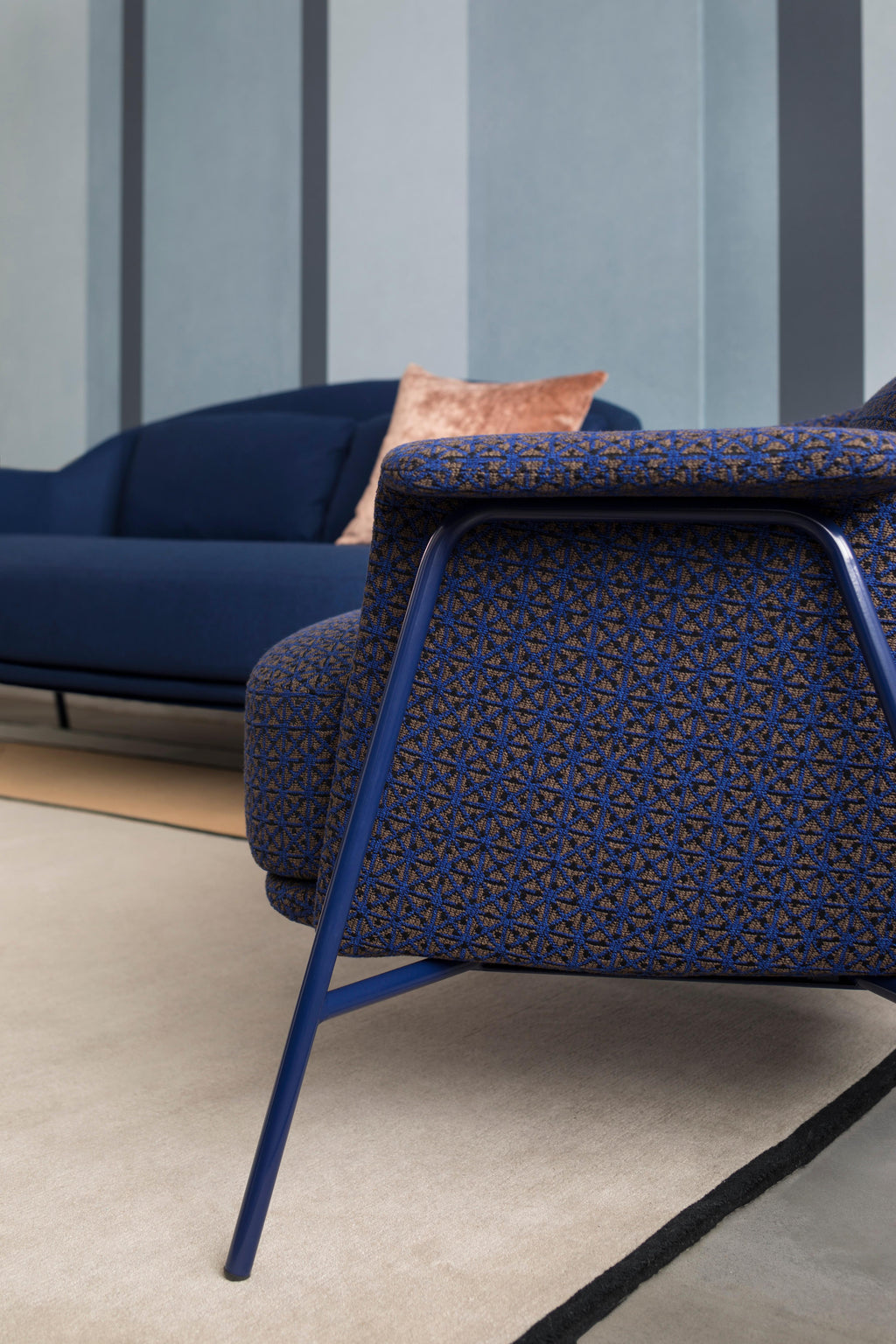 https://a.1stdibscdn.com/kepi-sofa-in-blue-saint-moritz-upholstery-with-cobalt-blue-metal-by-emilio-nanni-for-sale-picture-5/22569652/f_265559521639639998414/Saba_Kepi_2_master.jpg