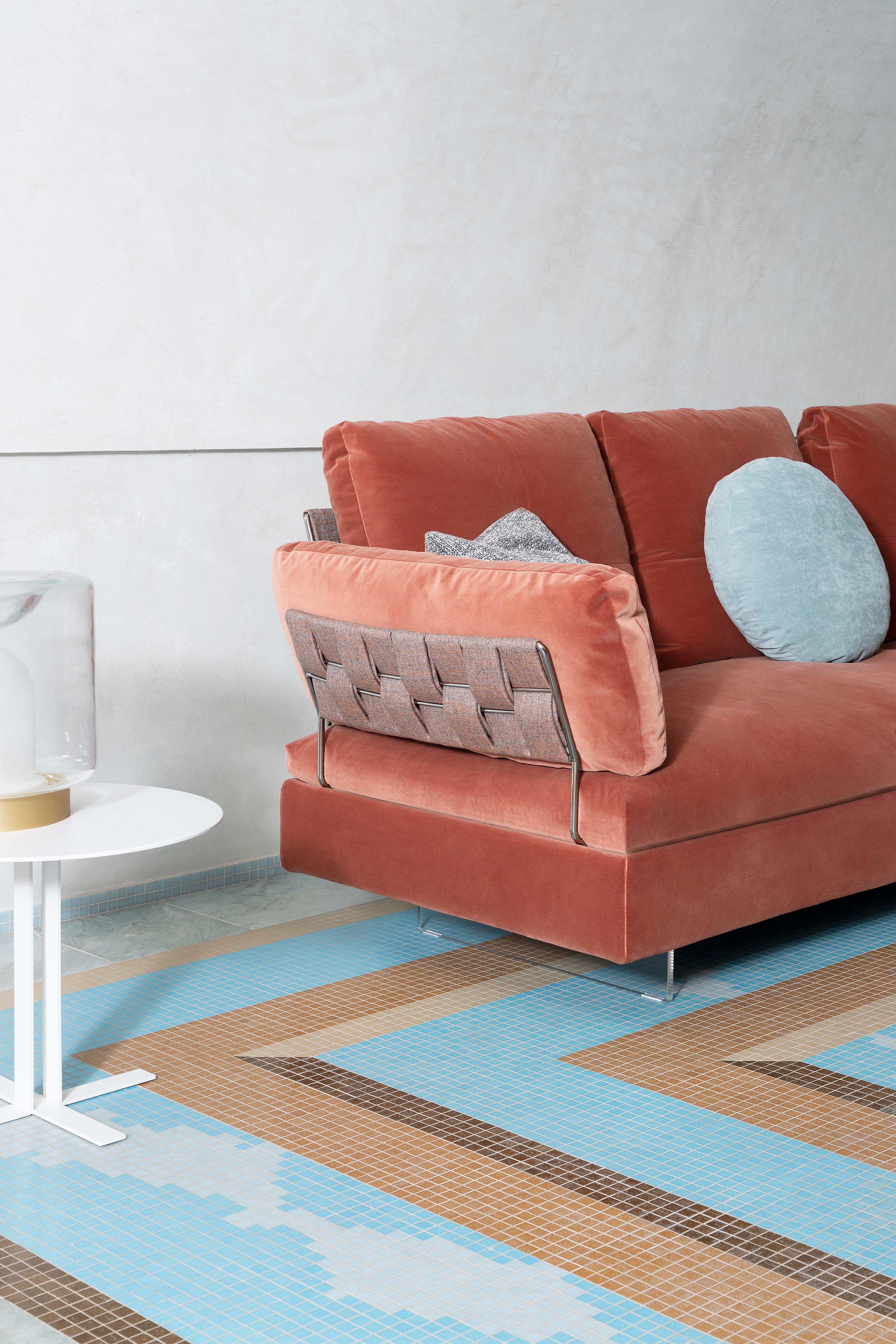 https://a.1stdibscdn.com/limes-new-80-large-sofa-in-beige-upholstery-with-roll-armrest-by-sergio-bicego-for-sale-picture-5/22569652/f_265596221639655064909/Saba_LimesNew_2_3__master.jpg