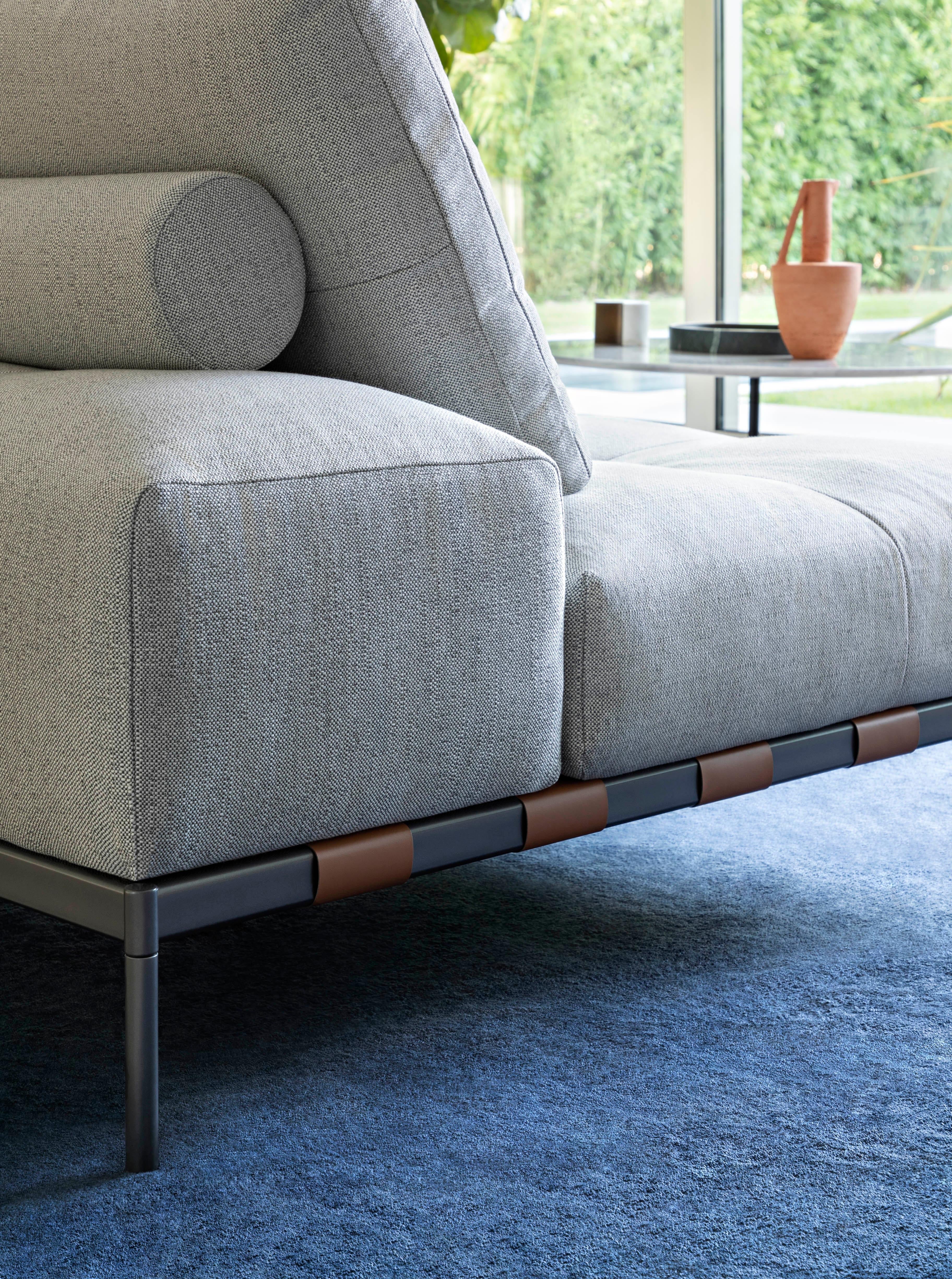 https://a.1stdibscdn.com/pixel-light-indoor-sofa-in-extra-kami-a1-upholstery-by-sergio-bicego-for-sale-picture-11/22569652/f_265738221639719786168/Saba_PixelLight_Indoor_BeppeBrancato5_2__master.jpg