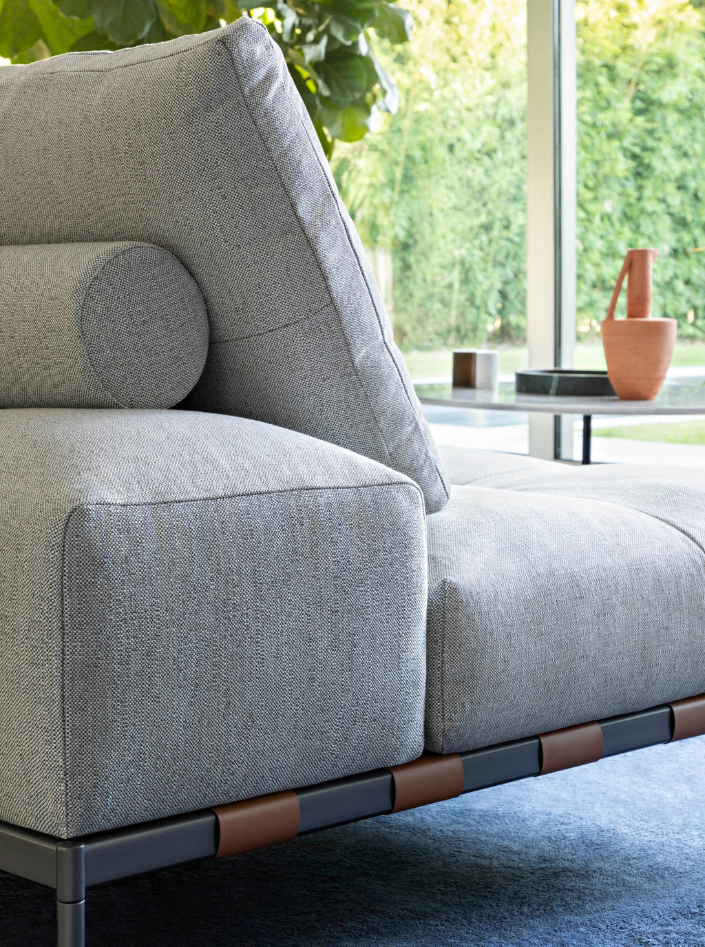 https://a.1stdibscdn.com/pixel-light-indoor-sofa-in-extra-kami-a1-upholstery-by-sergio-bicego-for-sale-picture-12/22569652/f_265738221639719782568/Saba_PixelLight_Indoor_BeppeBrancato6_2__master.jpg