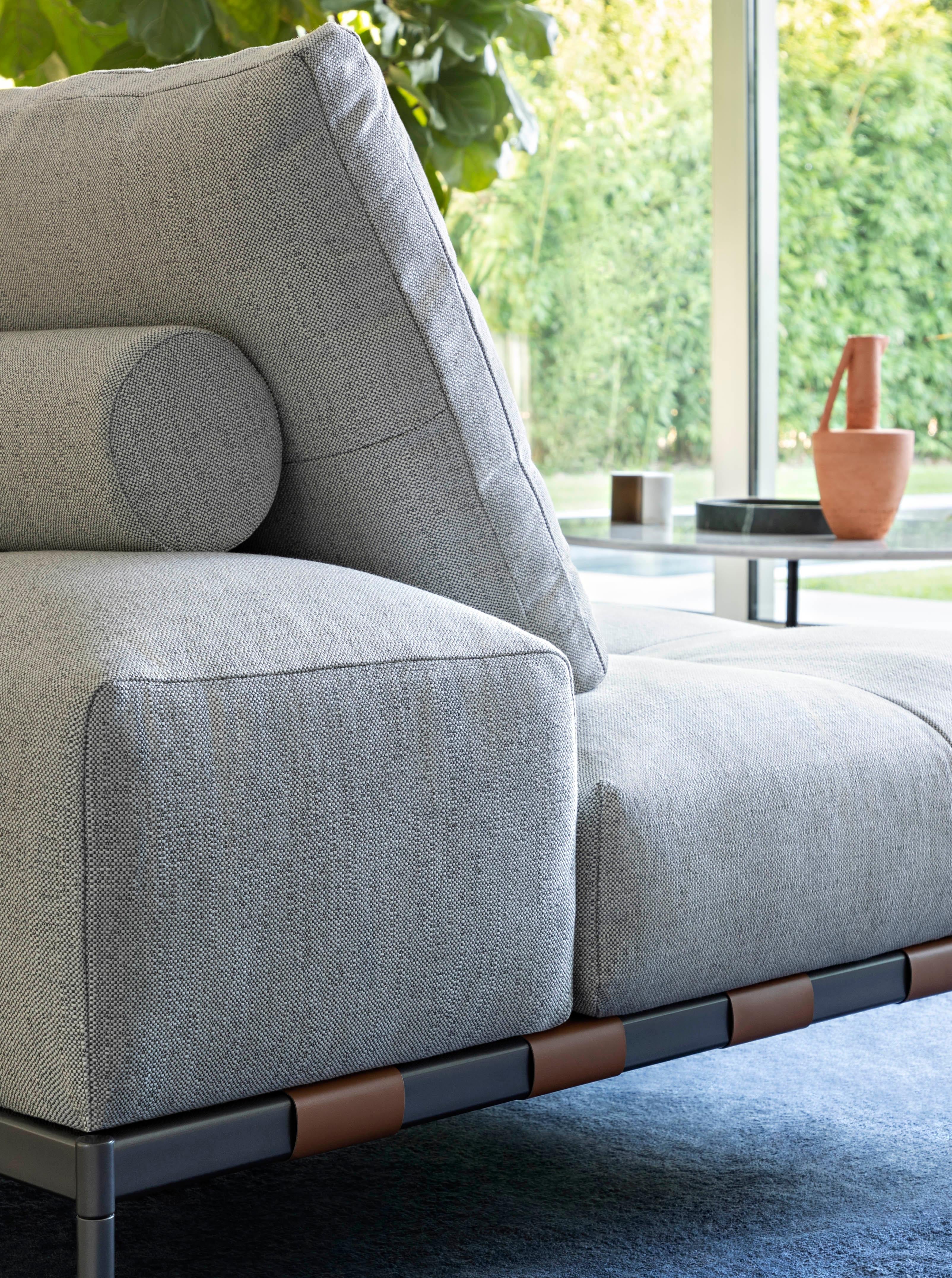 https://a.1stdibscdn.com/pixel-light-indoor-sofa-in-extra-kami-a1-upholstery-by-sergio-bicego-for-sale-picture-12/22569652/f_265738221639719782568/Saba_PixelLight_Indoor_BeppeBrancato6_2__master.jpg