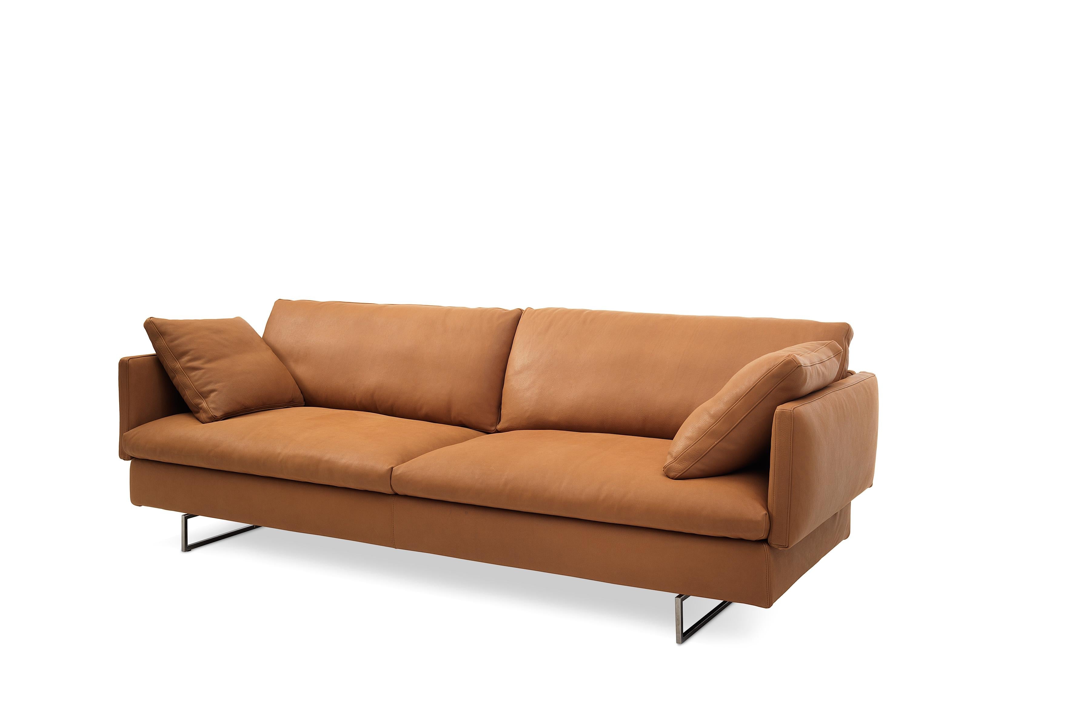 https://a.1stdibscdn.com/voyage-small-sofa-in-natural-leather-upholstery-black-nickel-by-sergio-bicego-for-sale-picture-2/22569652/f_265730321639712405887/Saba_Voyage10_1__master.JPG