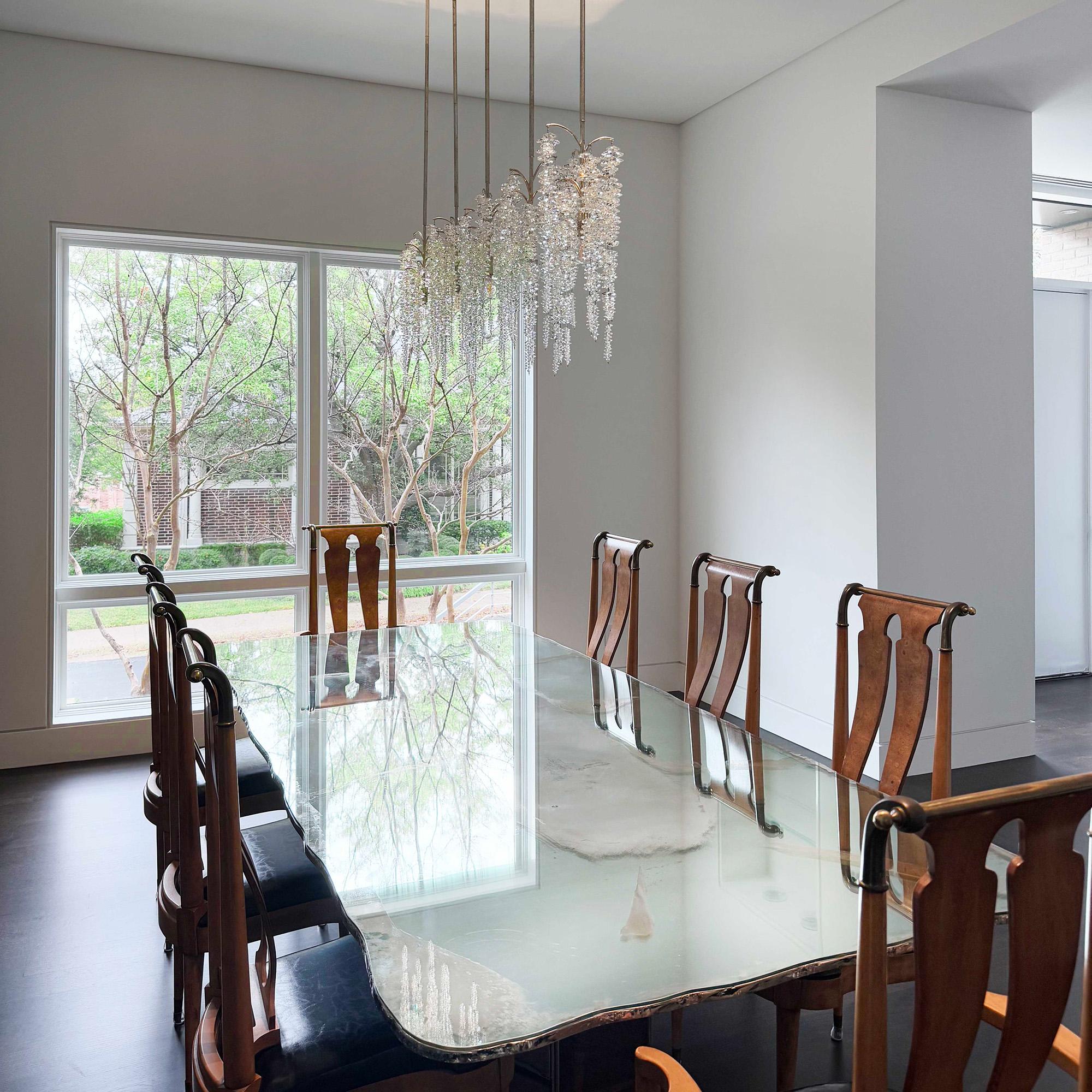 https://a.1stdibscdn.com/flight-contemporary-dining-table-200-double-silvered-glass-top-rose-legs-for-sale-picture-10/f_16022/f_273599021764317549350/Sabrina_s_silvered_rectangular_irregular_shape_Dining_Dallas_master.jpg