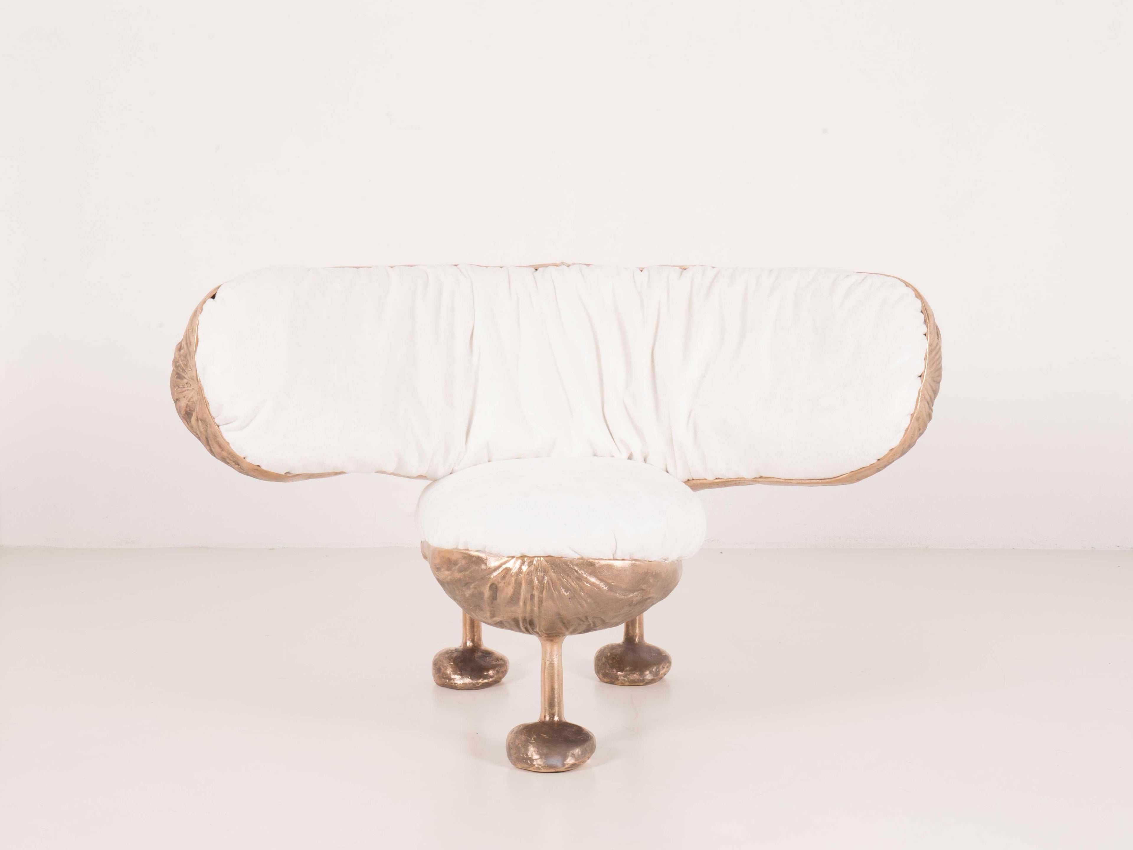 https://a.1stdibscdn.com/sacco-alato-bronze-armchair-by-roberto-matta-paradisoterrestre-edition-for-sale-picture-6/f_84302/f_336808021680793032318/Sacco_Alato_Bronze_04_master.jpg