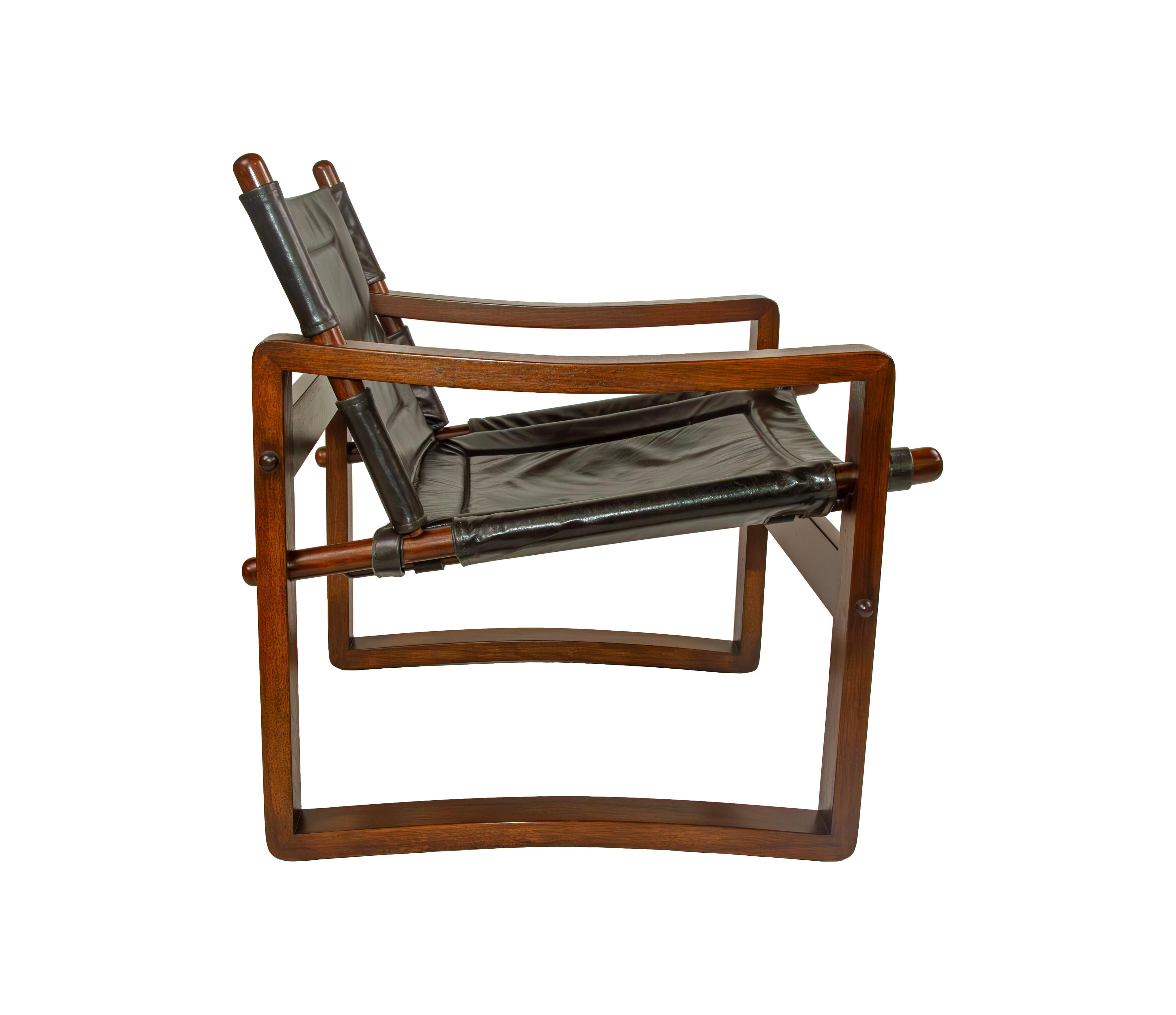 https://a.1stdibscdn.com/walnut-campaign-safari-chair-with-white-leather-upholstery-for-sale-picture-6/f_54442/f_483290921768431103748/Safari2_master.jpg