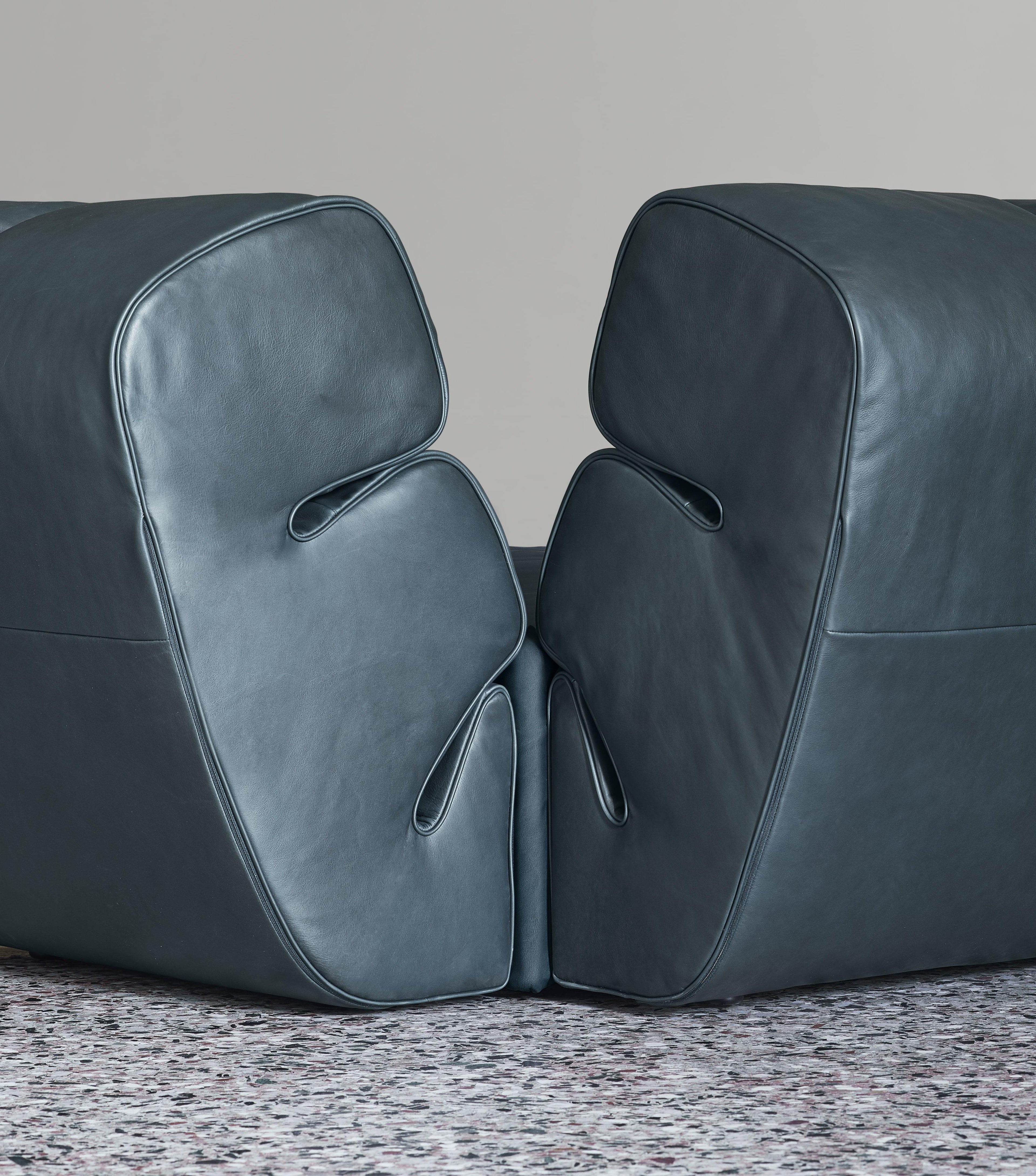 https://a.1stdibscdn.com/contemporary-modular-sofa-palmo-by-amura-lab-daino-leather-004-for-sale-picture-6/f_31233/f_334015721679394599722/SalaTurca_D2_min_master_master.jpeg