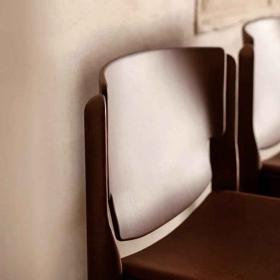 https://a.1stdibscdn.com/customizable-tacchini-paola-chair-by-vico-magistretti-for-sale-picture-2/f_44652/f_400708521717699161623/Salone_Paola_Chair_4_jpg_master.jpeg