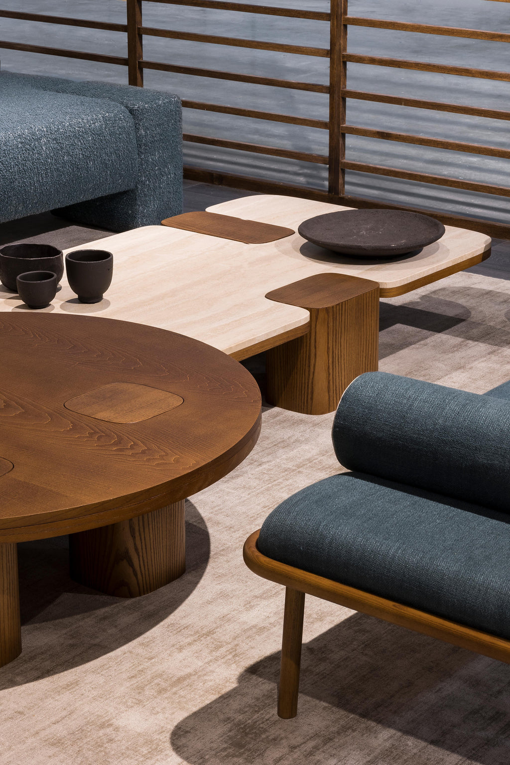 https://a.1stdibscdn.com/erice-xl-carpanese-home-italia-rectangular-coffee-table-modern-21st-century-for-sale-picture-11/f_58592/f_308287621665647421507/Salone_del_Mobile_22_Carpanese_7_master.jpg