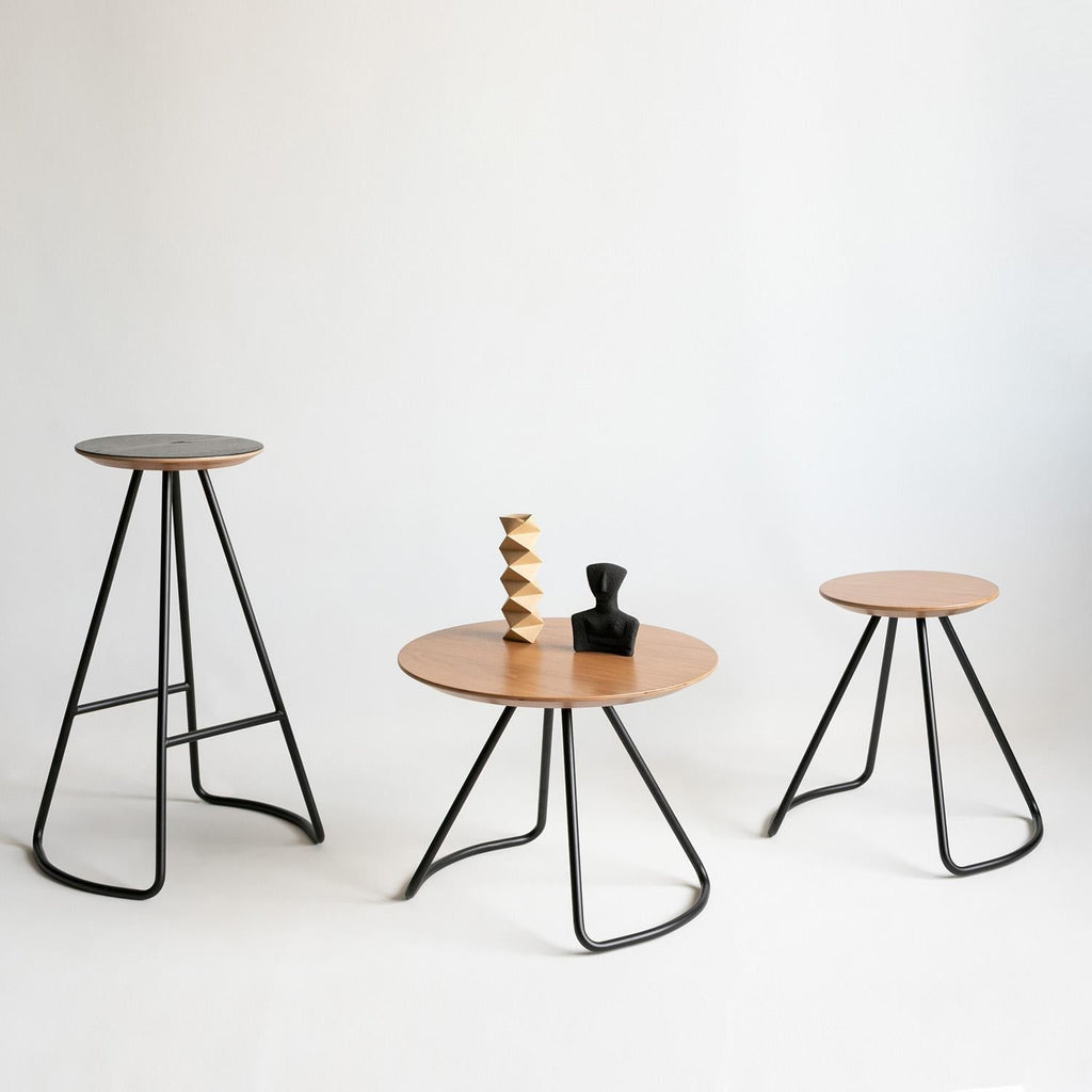 https://a.1stdibscdn.com/sama-high-stool-contemporary-modern-minimalist-black-oak-black-metal-for-sale-picture-6/f_57132/1620671156508/Sama_Bar_Taburesi_Siyah_Siyah_3_master.jpg