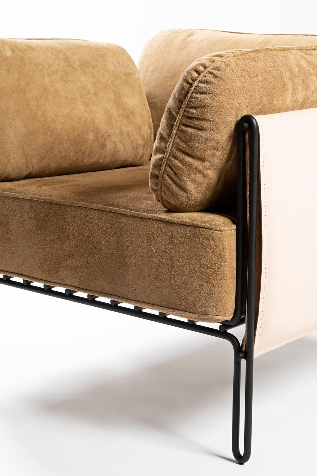 https://a.1stdibscdn.com/contemporary-armchair-in-steel-and-leather-sonia-by-samuel-lamas-for-sale-picture-6/f_37403/f_120699331537212491142/Samuel_Lamas_Mobili_rio_2018_09_foto_Haruo_Mikami_089_Baixa_master.jpg