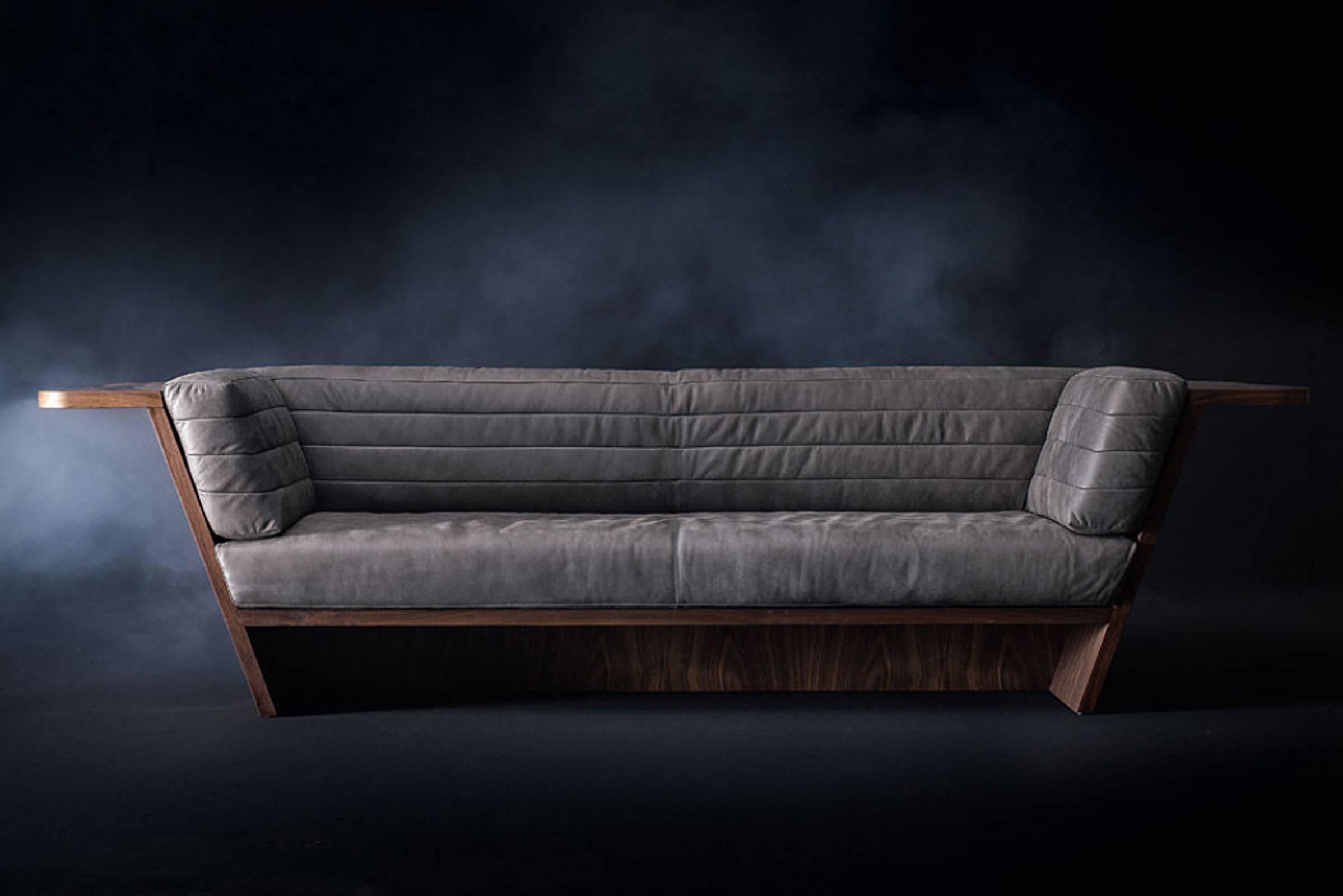 https://a.1stdibscdn.com/racing-sofa-for-sale-picture-2/f_14282/f_284479221651228321779/Sans_titre_1_master.jpg