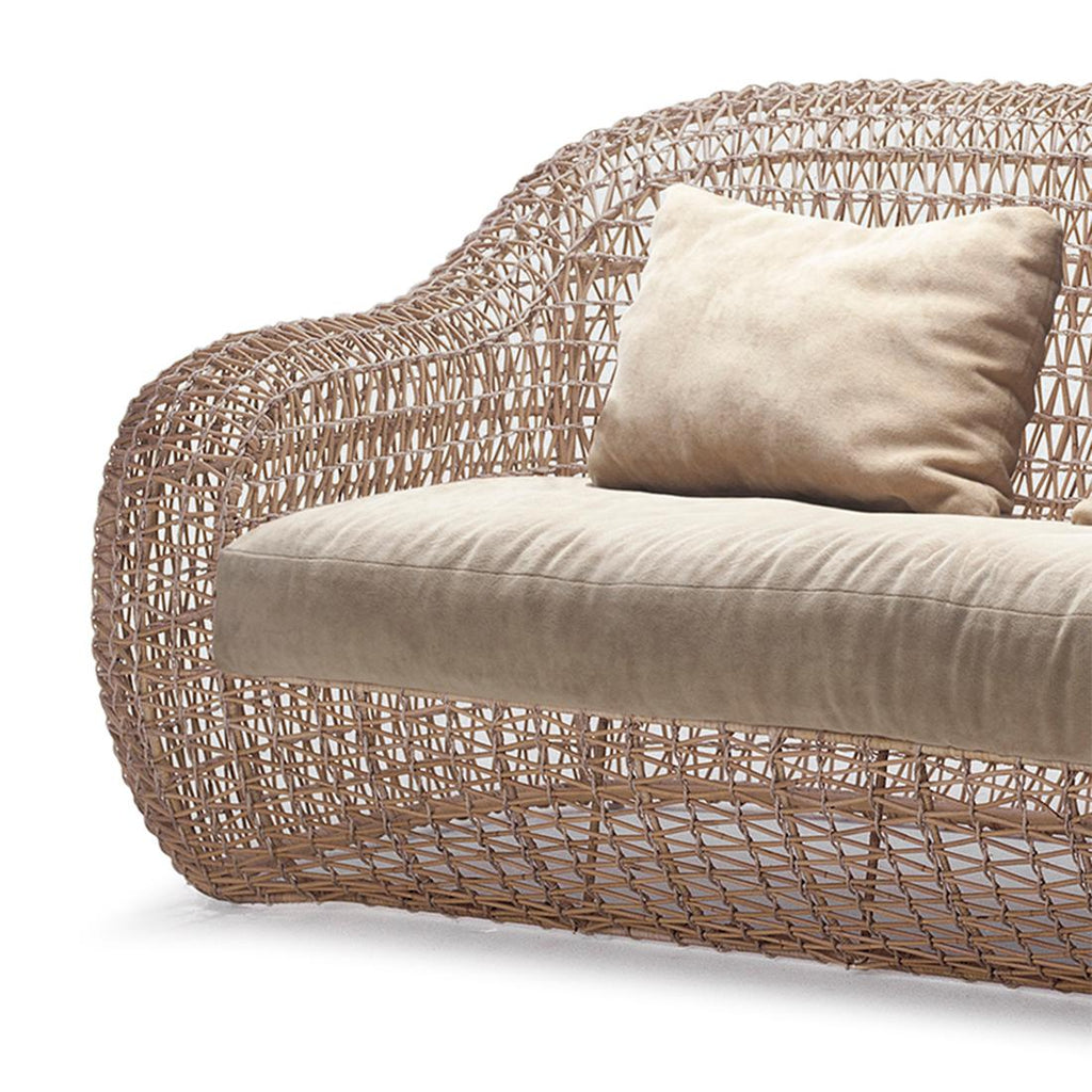 https://a.1stdibscdn.com/lombokbig-sofa-or-medium-sofa-indoor-or-outdoor-for-sale-picture-6/f_14282/1588364412326/Sans_titre_2_master.jpg