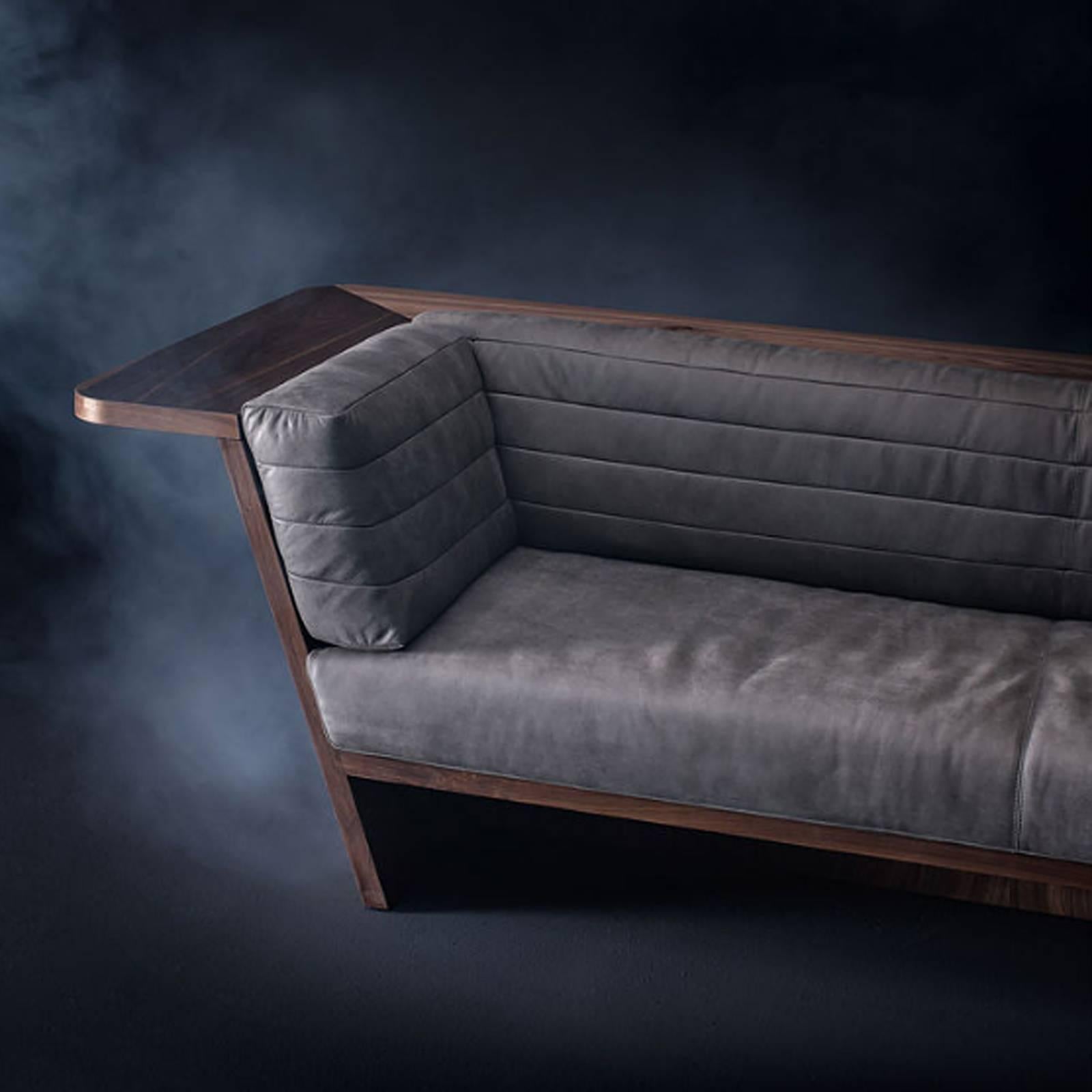 https://a.1stdibscdn.com/racing-sofa-for-sale-picture-4/f_14282/f_284479221651228322683/Sans_titre_2_master.jpg