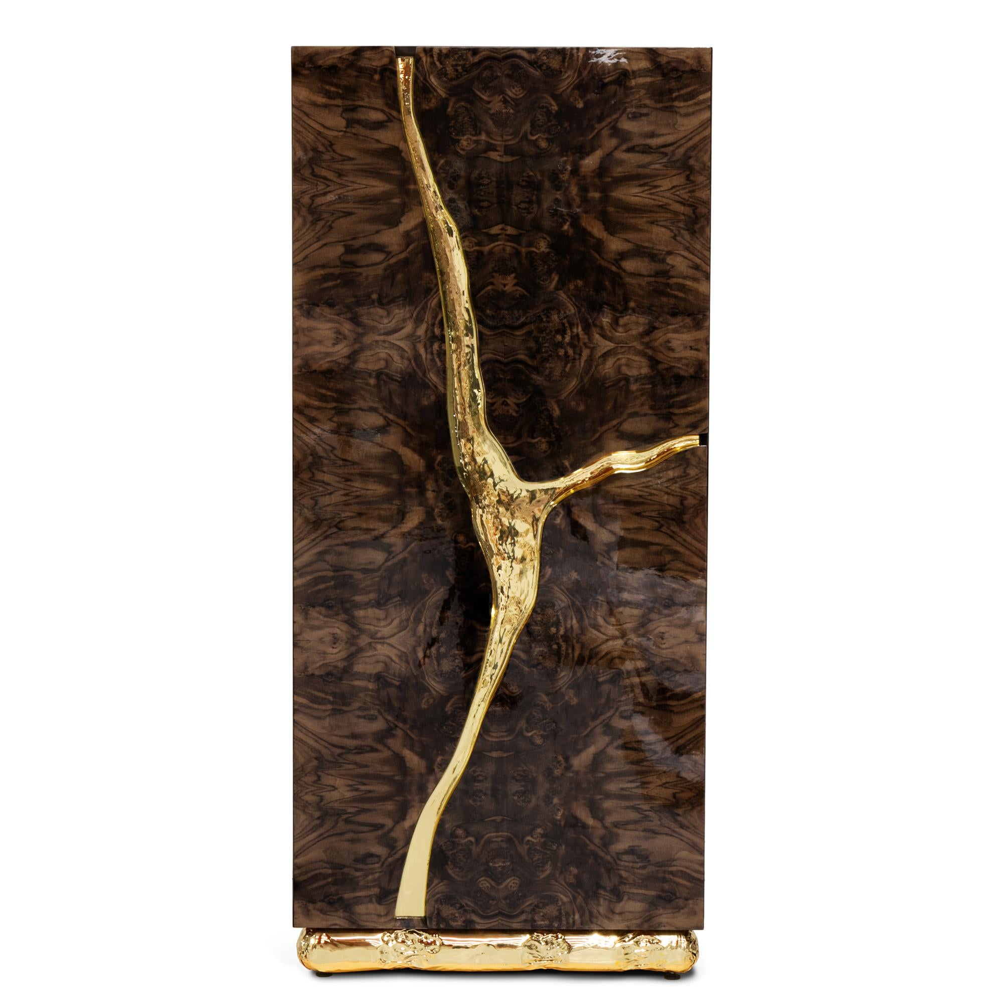 https://a.1stdibscdn.com/paradise-walnut-cabinet-for-sale-picture-2/f_14282/f_370314021699633028989/Sans_titre_2_master.jpg
