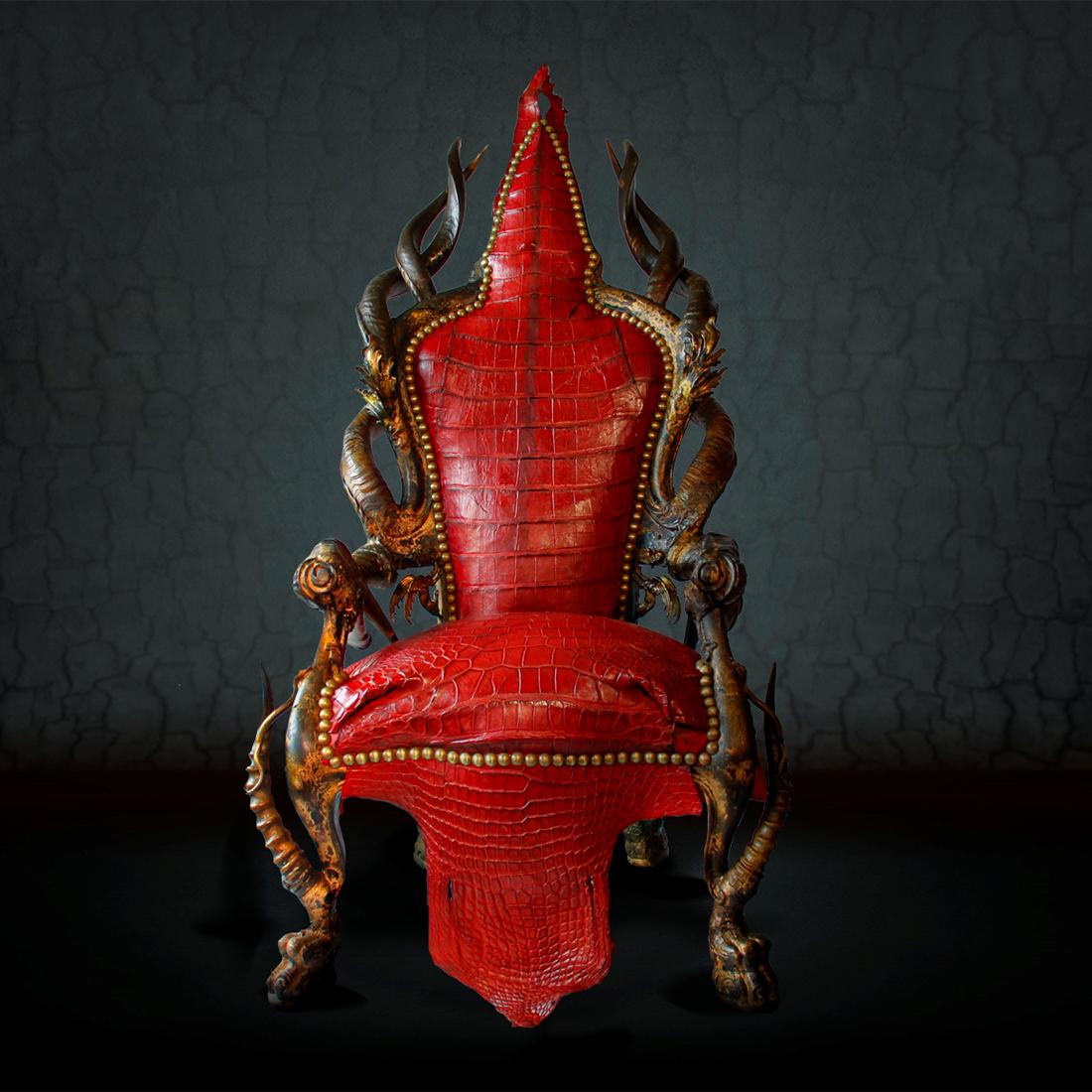 https://a.1stdibscdn.com/red-crocodile-armchair-with-kudu-horns-for-sale-picture-3/f_14282/1562158080004/Sans_titre_2_master.jpg