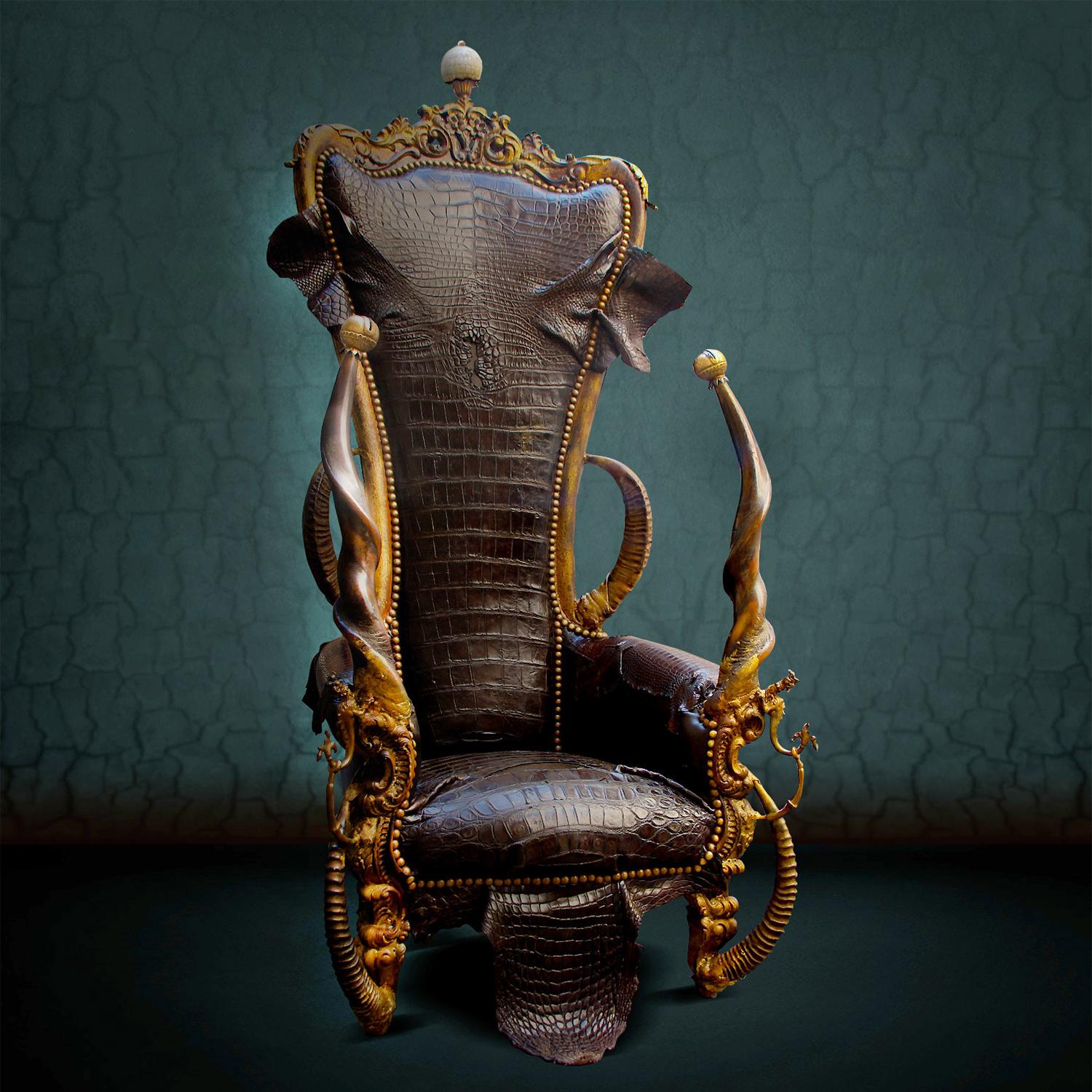 https://a.1stdibscdn.com/royal-black-croco-throne-for-sale-picture-3/f_14282/1569574803736/Sans_titre_2_master.jpg