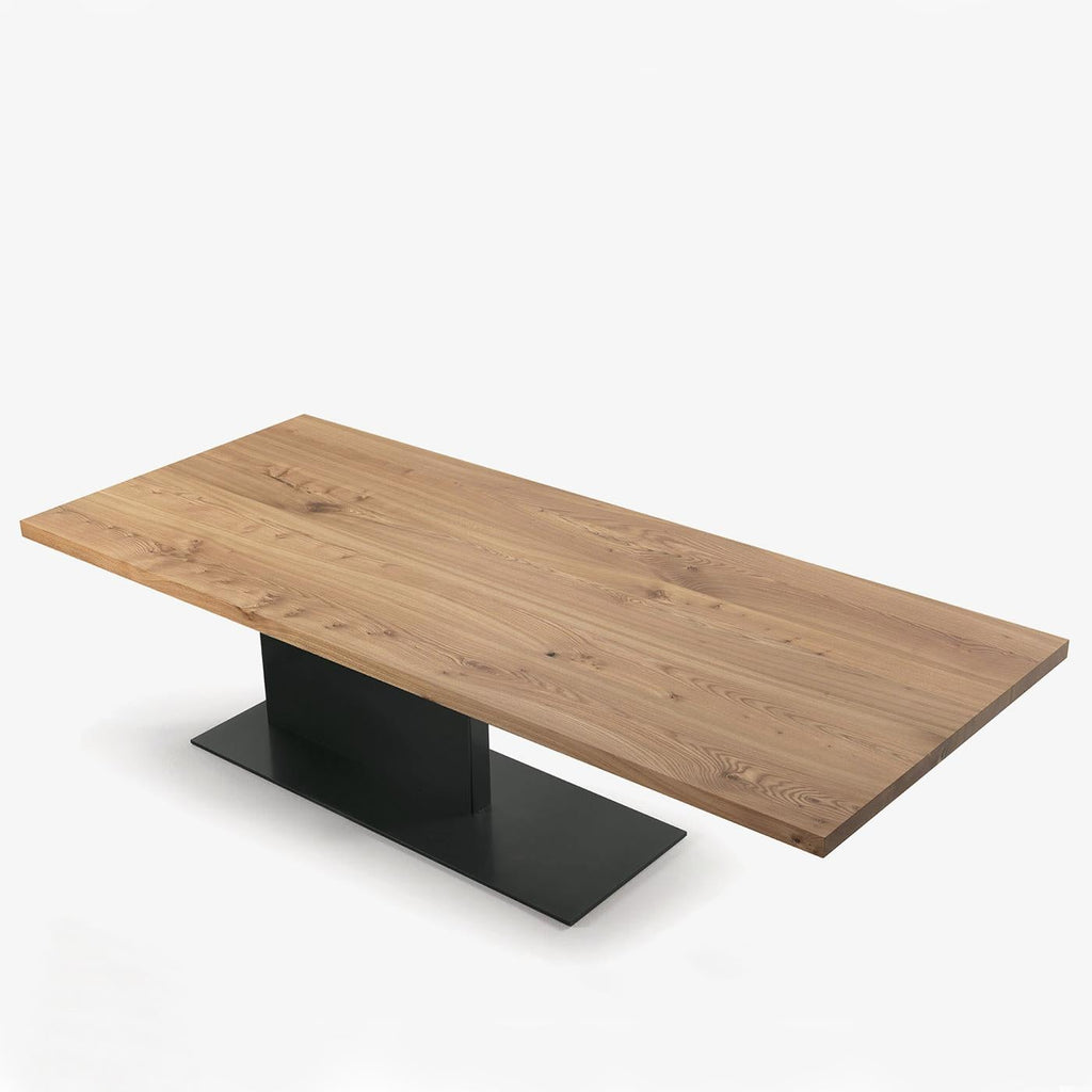 https://a.1stdibscdn.com/stage-iron-dining-table-for-sale-picture-3/f_14282/f_309476221666335316437/Sans_titre_3_master.jpg