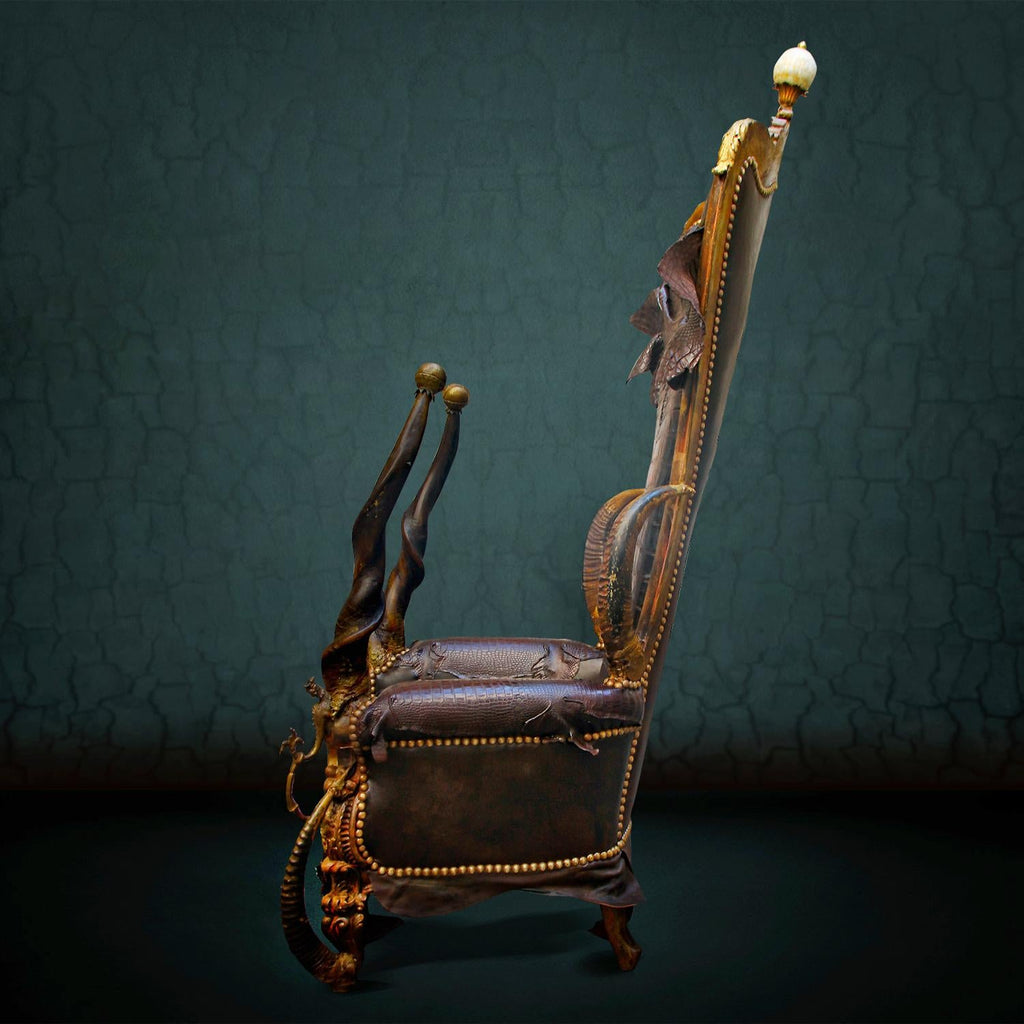 https://a.1stdibscdn.com/royal-black-croco-throne-for-sale-picture-4/f_14282/1569574800041/Sans_titre_3_master.jpg