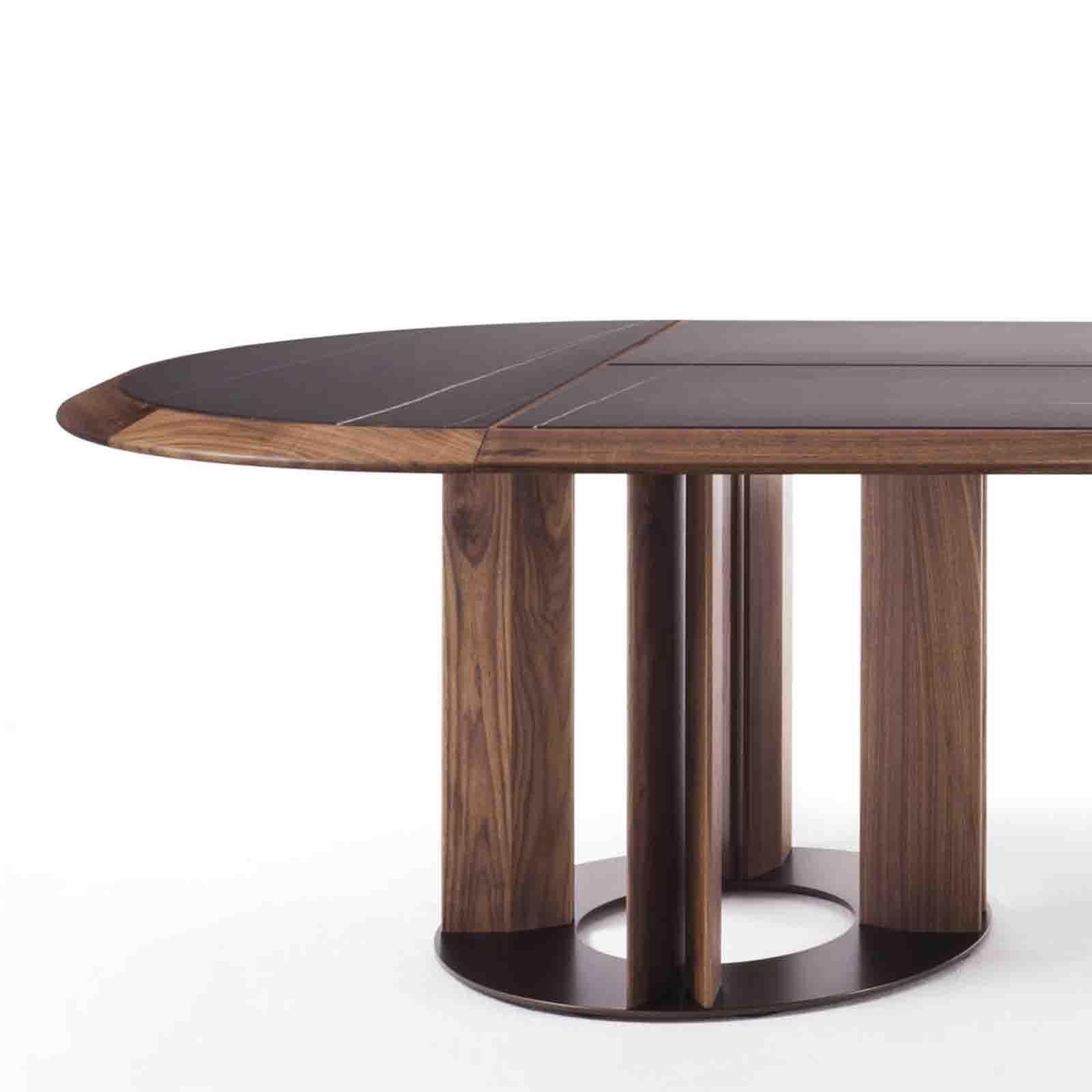 https://a.1stdibscdn.com/crosby-oval-sahara-black-dining-table-for-sale-picture-3/f_14282/f_307460221665140390441/Sans_titre_3_master.jpg