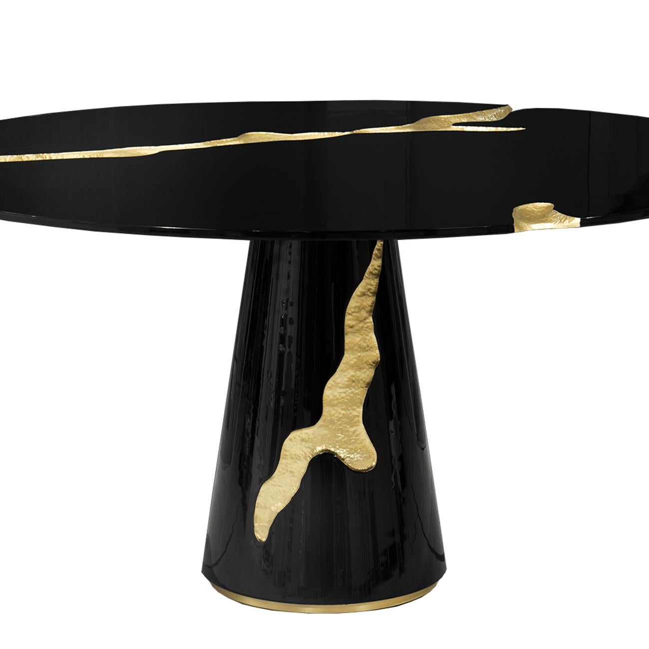 https://a.1stdibscdn.com/majestic-round-dining-table-for-sale-picture-3/f_14282/1593091952692/Sans_titre_3_master.jpg